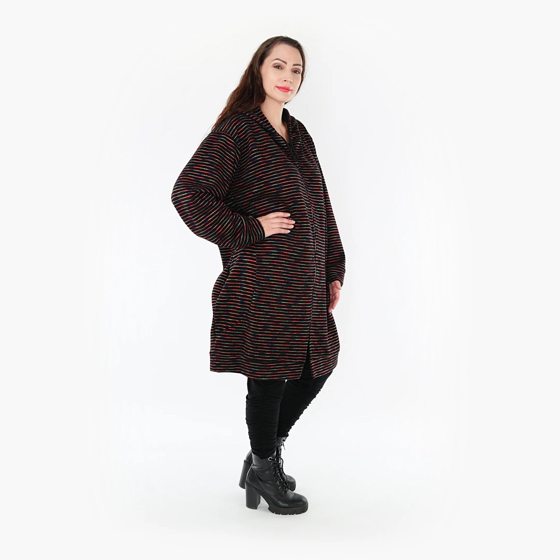  Stylische Jacke in trendy Lagenlook für Plus Size mit kuscheliger Wollmischung und Kapuze