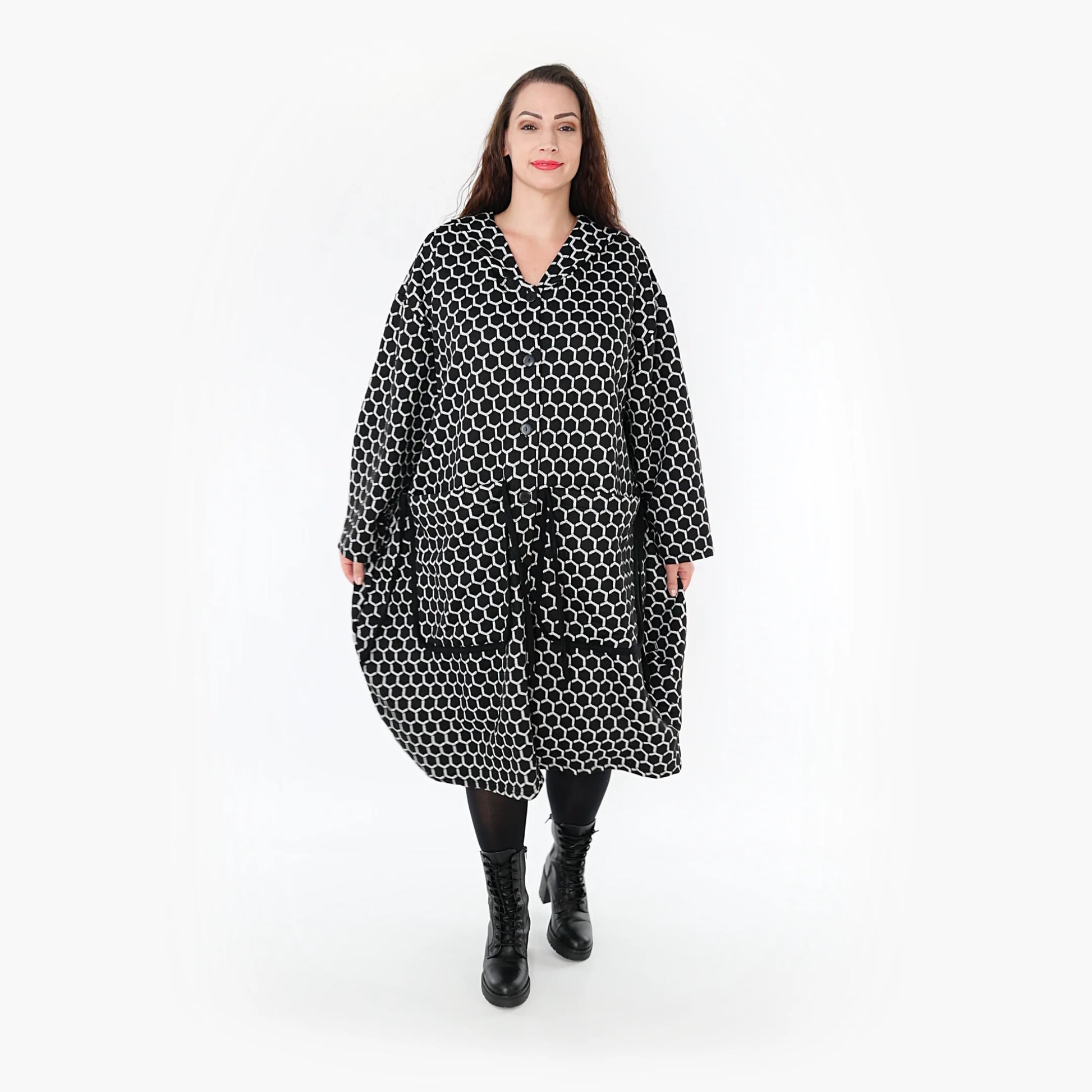  Oversized Ballonmantel in Schwarz-Weiß mit Rautenmuster, weich und flexibel für Herbst und Winter