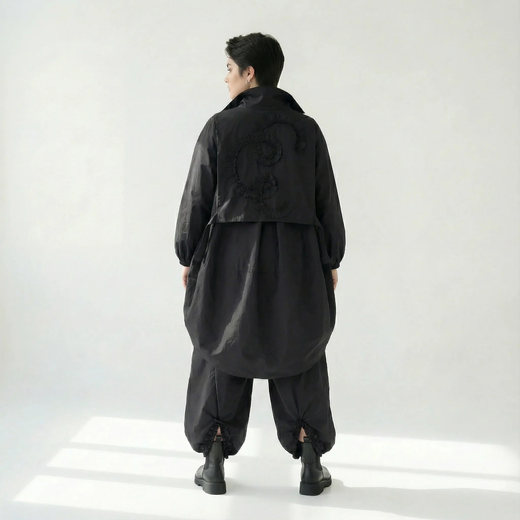 Schwarze Oversize Jacke Damen Avantgarde Lagenlook Polyester Frühjahr Sommer Caraclan bei Modeare