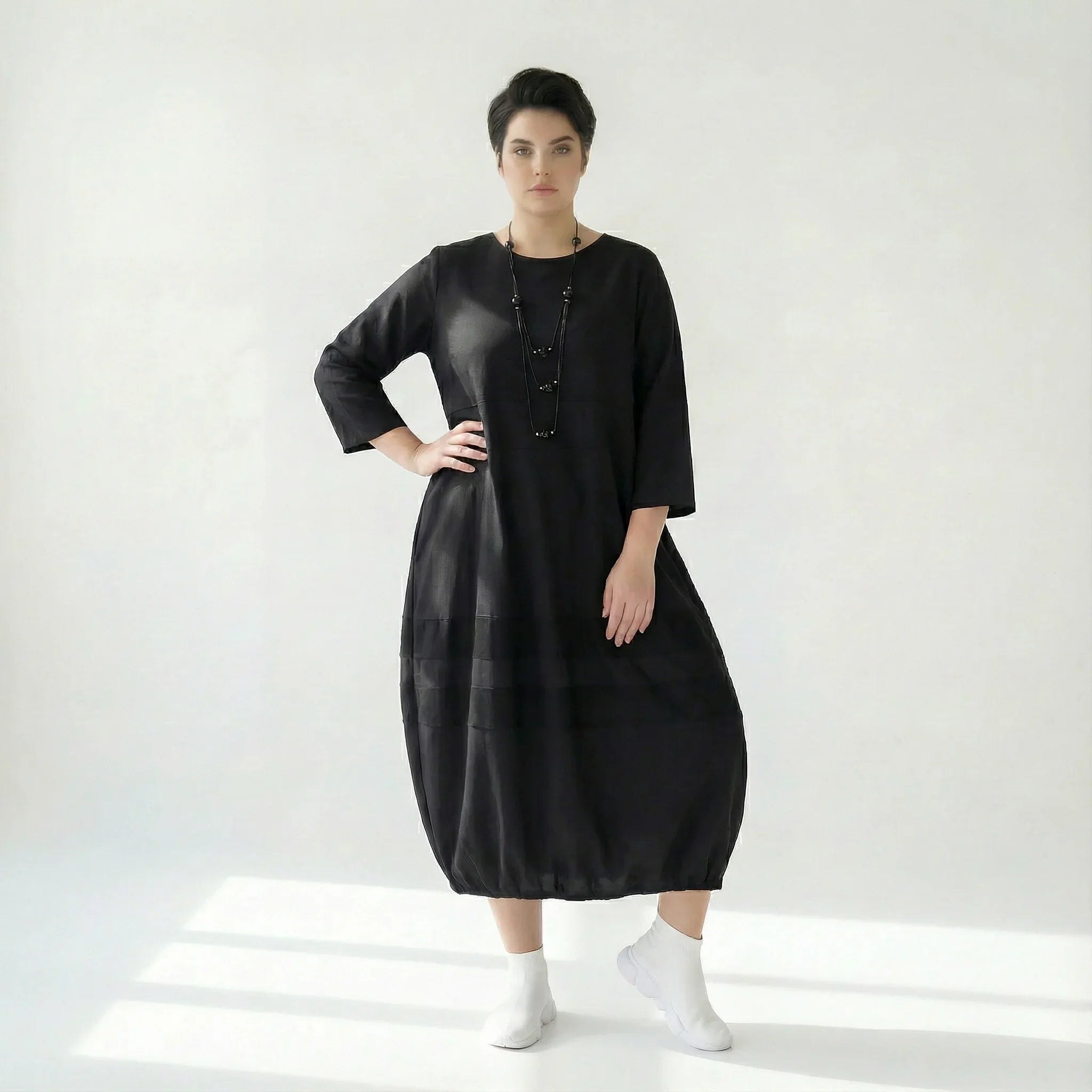 Oversize Kleid von LUANI aus Popeline mit Kette – Avantgarde-Style in Schwarz bei Modeare entdecken