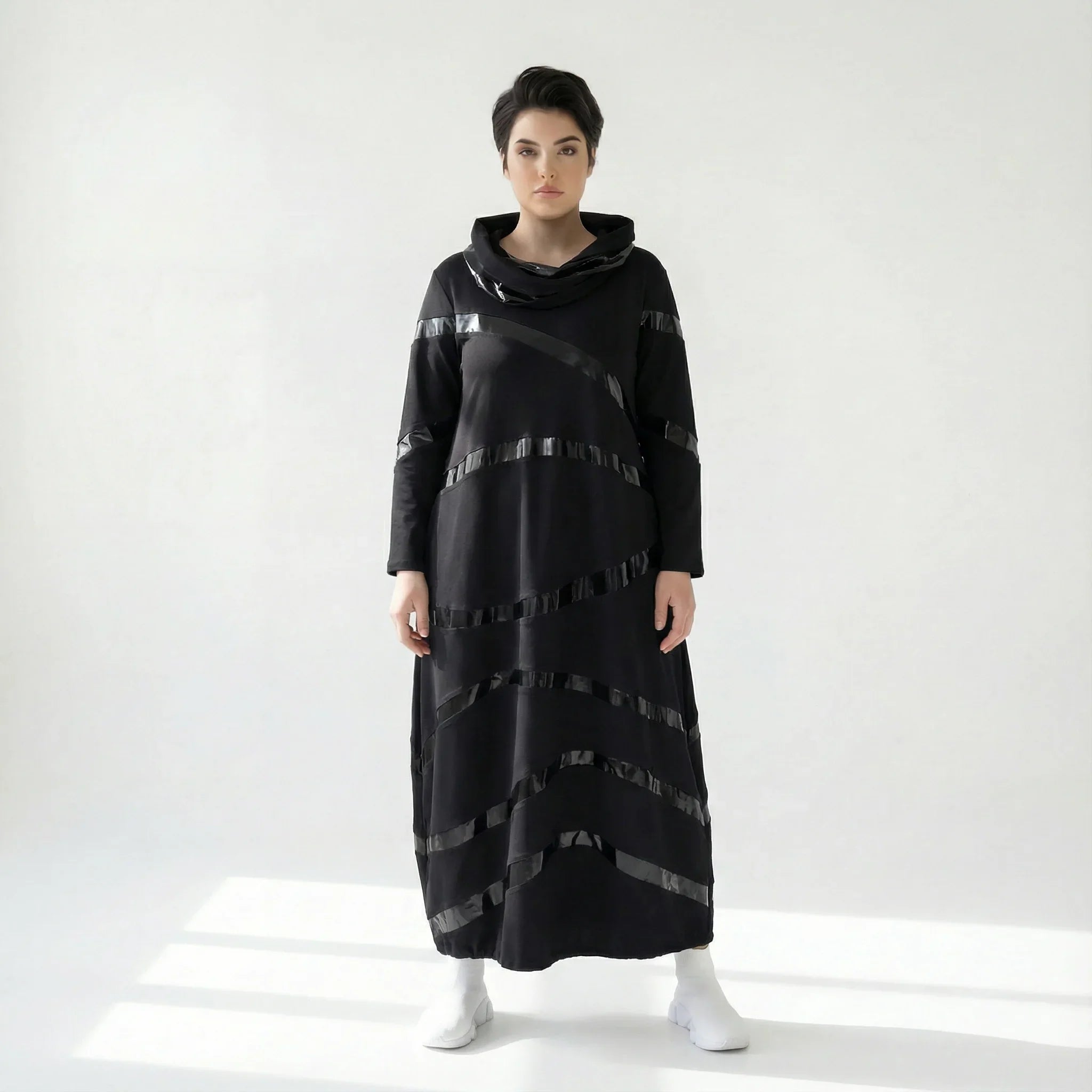 Ballonkleid aus Romanit Jersey mit Lederimitat-Streifen – weich & stretchig | Riberance bei Modeare entdecken