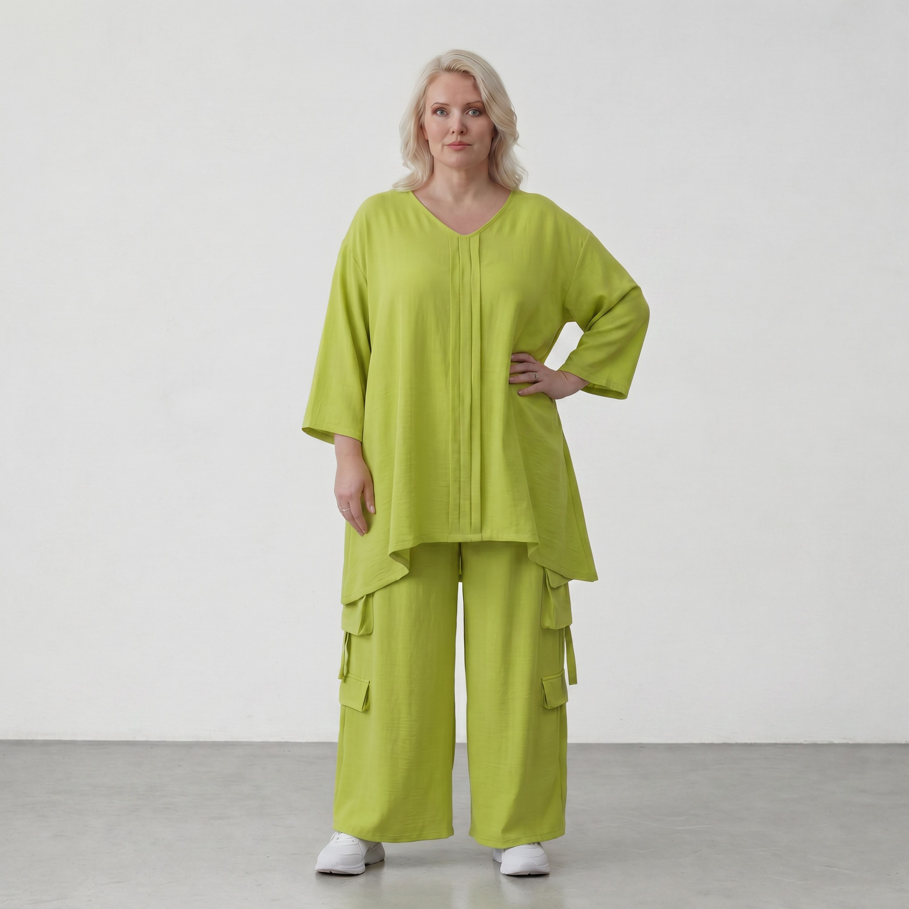 Apfelgrün fliessend Oversize Shirt in Leinenoptik mit A Linie leger zeitlos Vformdetail