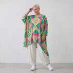 Kurzarmshirt aus weichem Viskosestretch mit asymmetrischem Saum in frischem Beige und Grün
