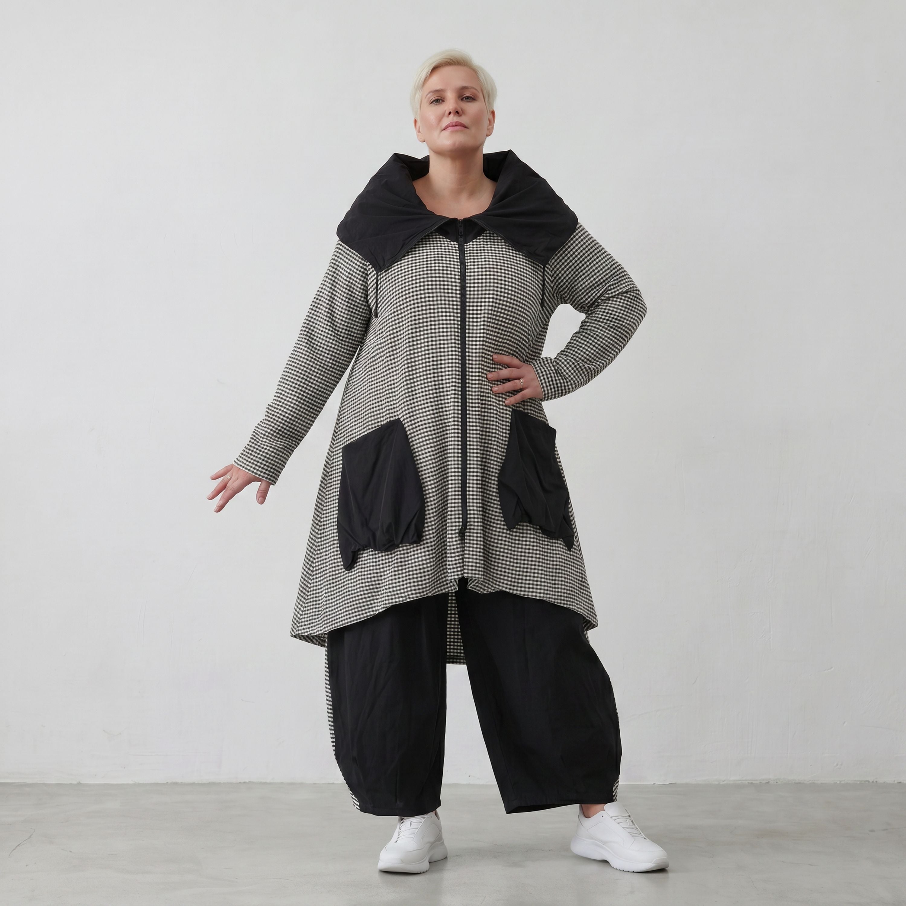 Leichter luftig Crinklemantel im Lagenlook Schwarz Weiß Oversize leger und zeitlos elegant