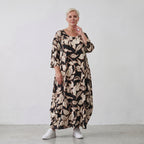Fließendes Ballonkleid aus weichem Viskose Jersey in Schwarz/Ecru mit 3/4-Arm und Rundhals