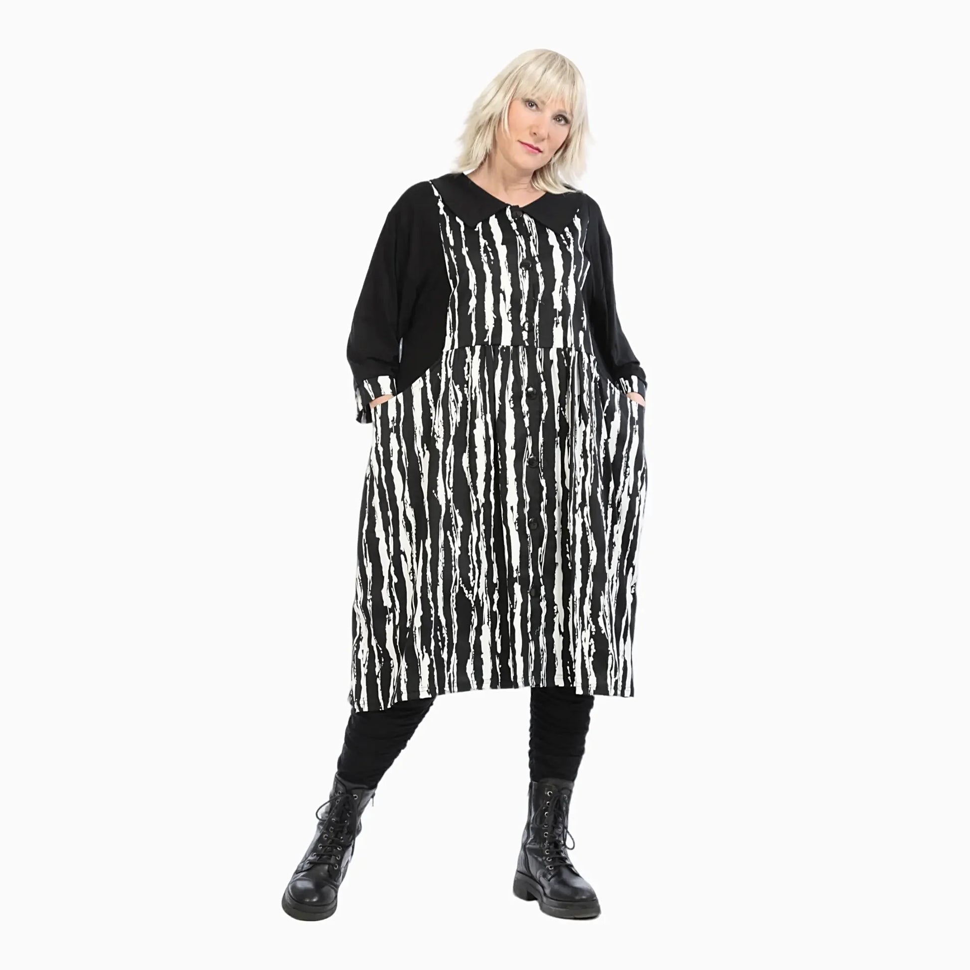  Ballon Bluse in Schwarz-Weiß mit vertikalem Muster und Flügeltaschen für Oversize-Look