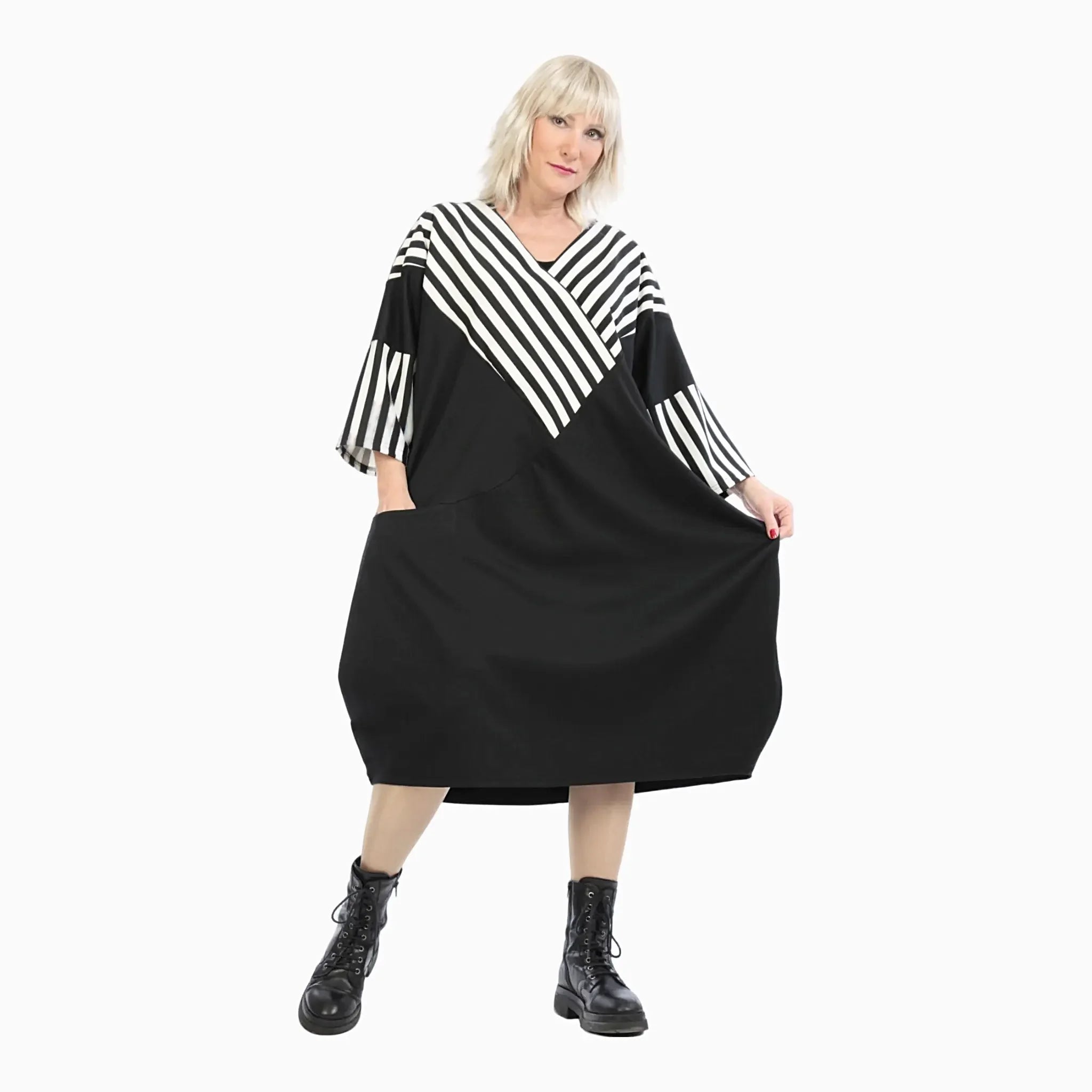  Stylisches Ballonkleid in Schwarz-Ecru aus weichem Romanit Jersey mit V-Ausschnitt und Taschen