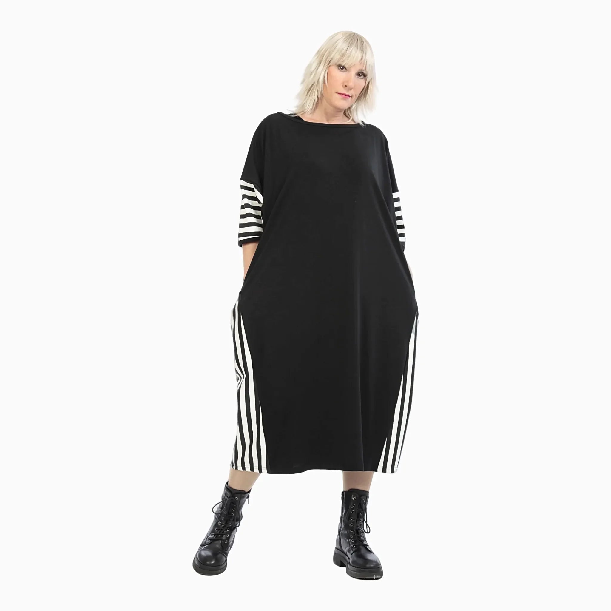  Elegantes Plus Size Kleid in Schwarz mit Ecru Streifen und lässigem Lagenlook für jeden Anlass