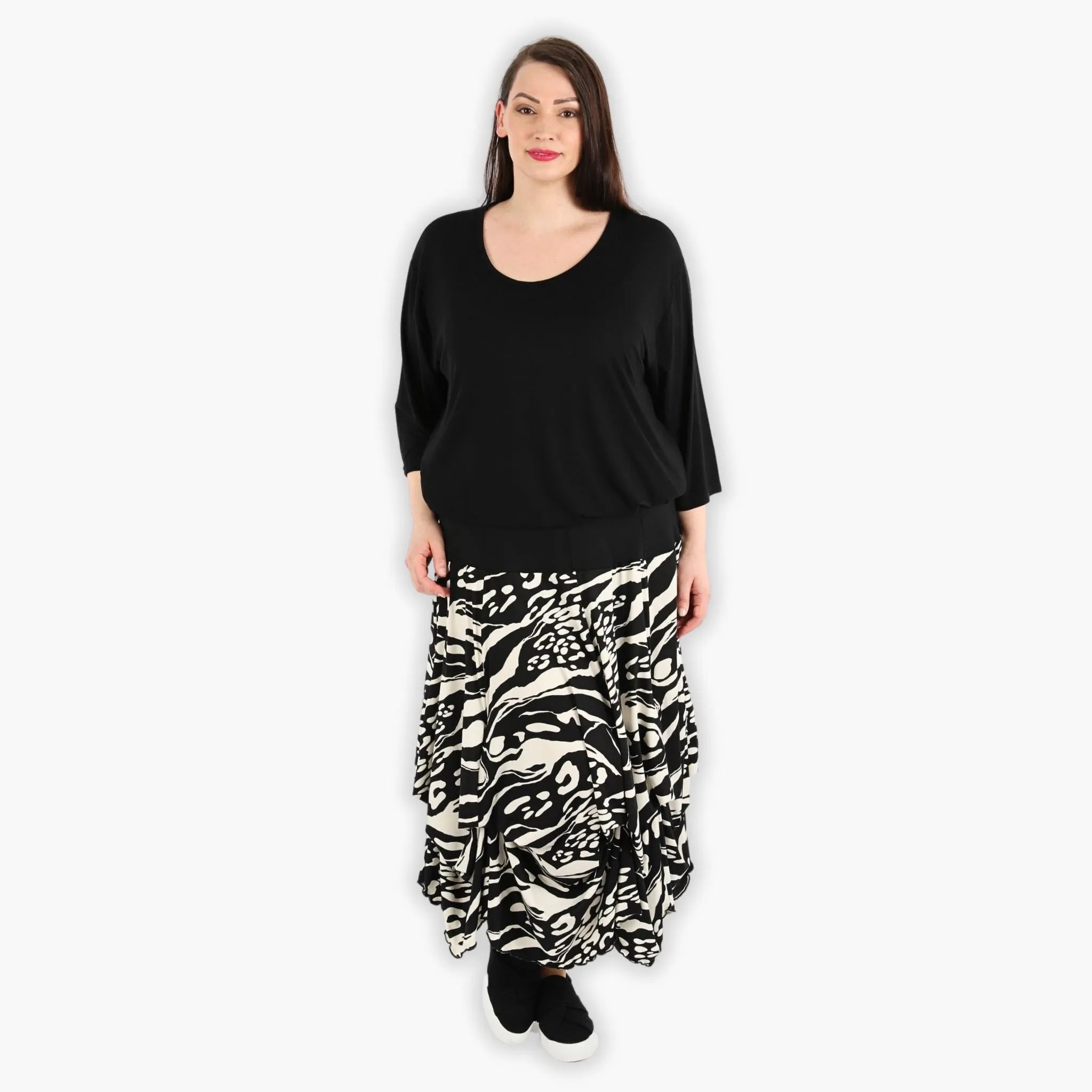  Ballonrock in Schwarz-Ecru mit abstraktem Muster für einen lässigen Plus Size Look