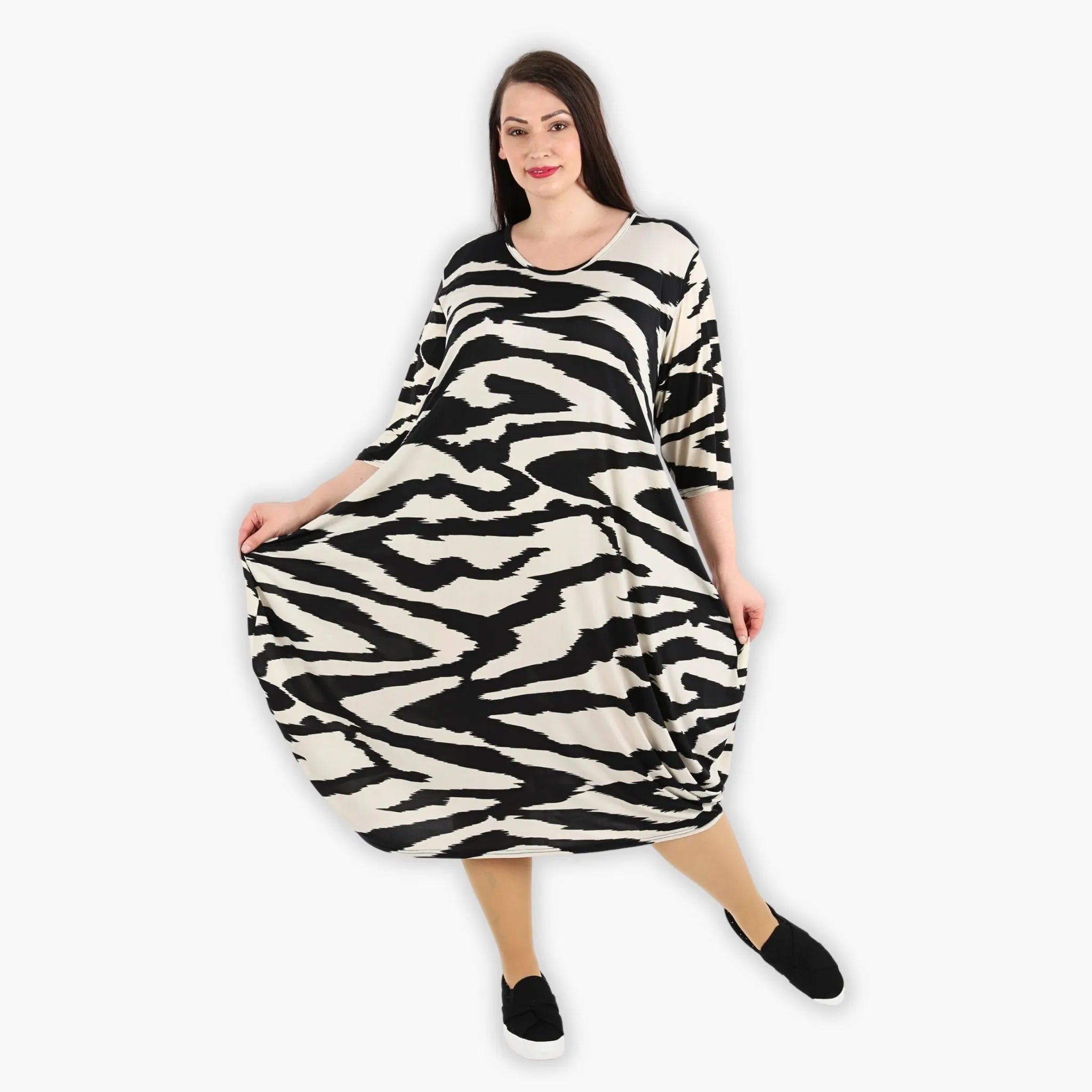  Ballonkleid mit Zebra-Muster in Ecru-Schwarz, lässiger Oversize-Look aus elastischer Viskose