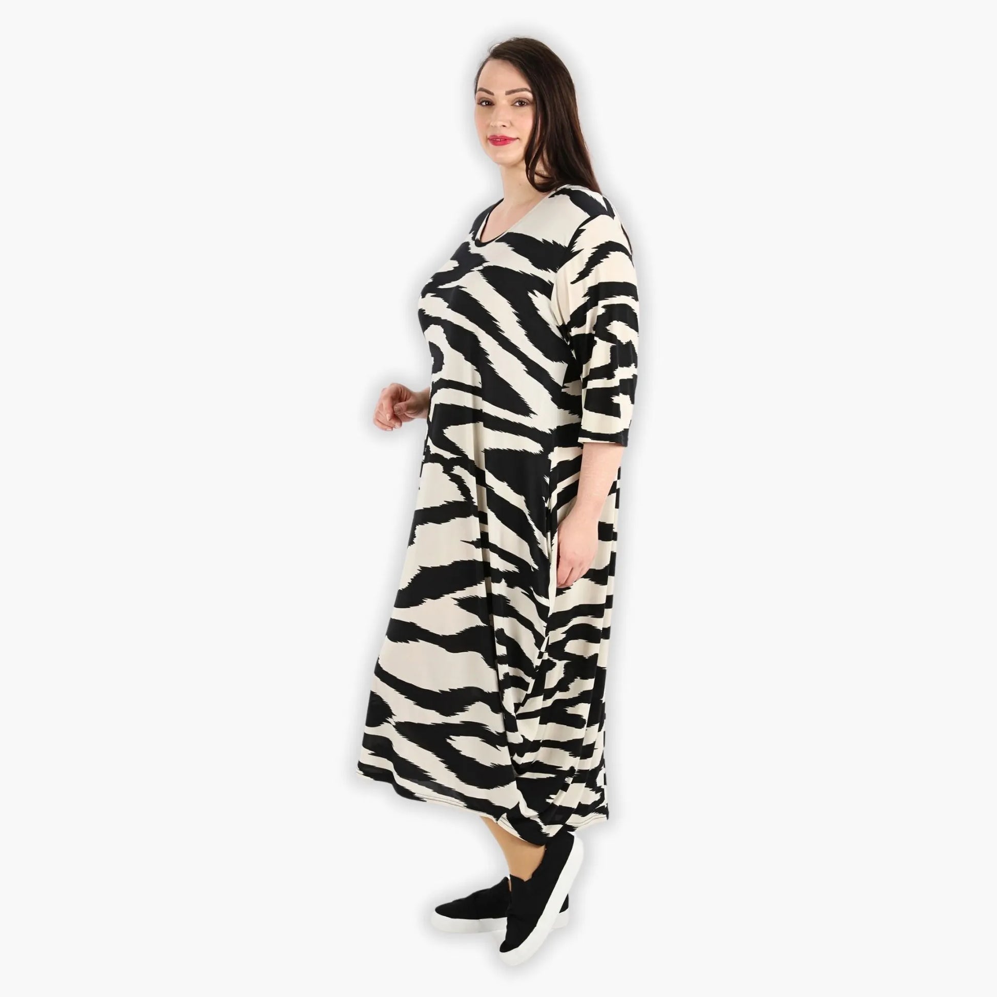  Ballonkleid mit Zebra-Muster in Ecru-Schwarz, lässiger Oversize-Look aus elastischer Viskose