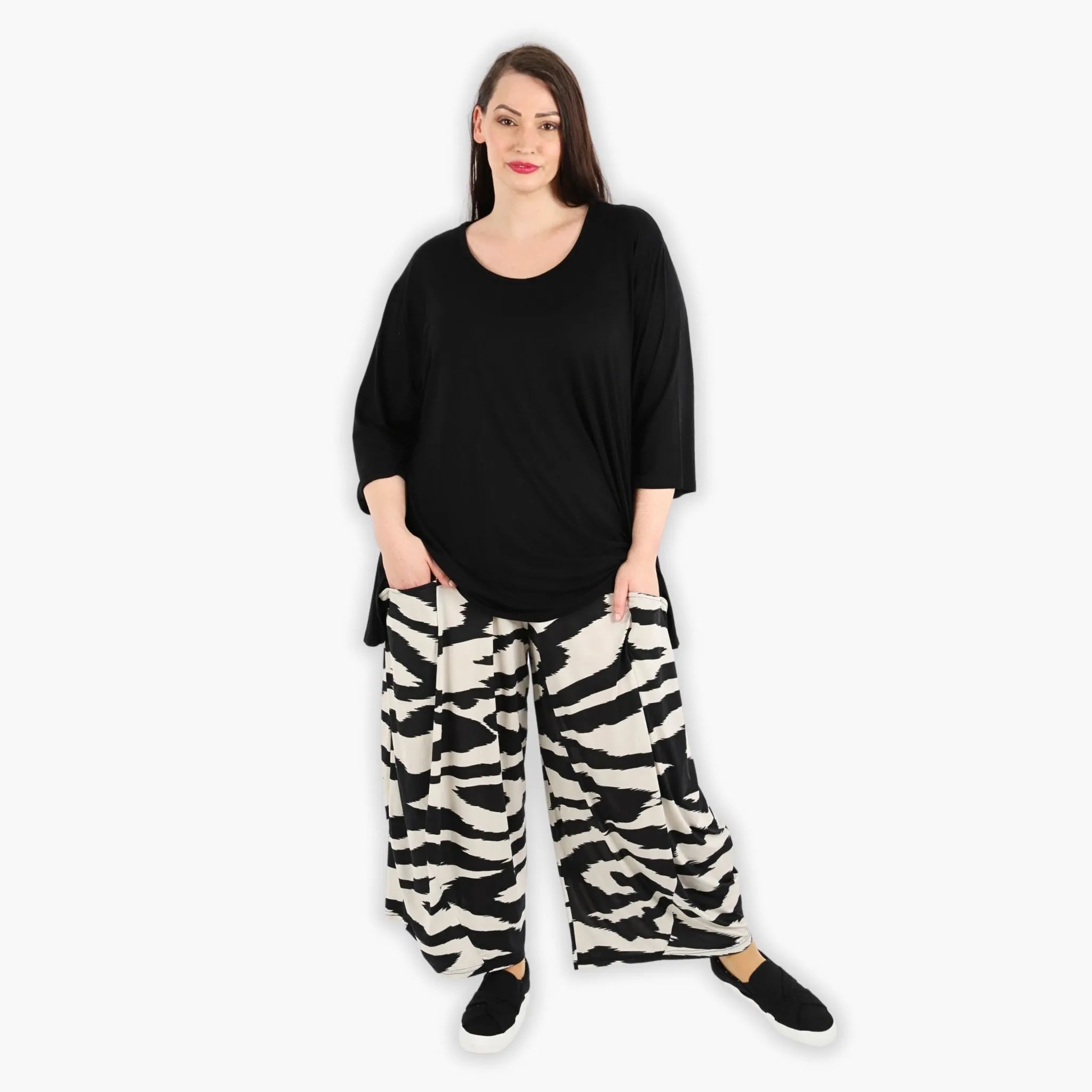  Ballonhose im Ecru-Schwarz-Zebra-Design aus glattem Viskose-Slinky mit bequemem Stretch-Bund