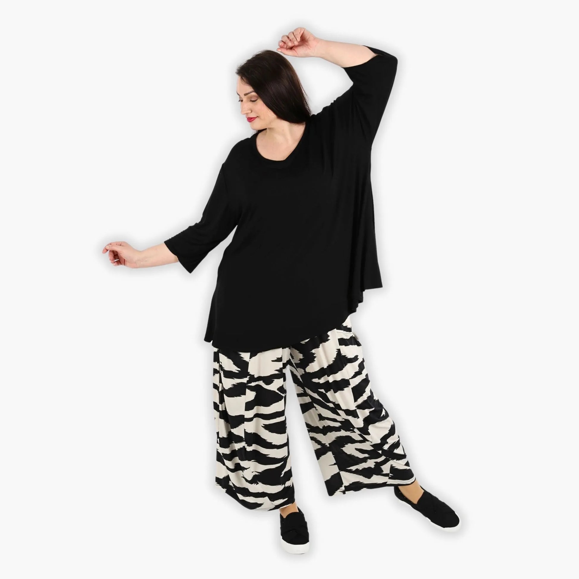  Ballonhose im Ecru-Schwarz-Zebra-Design aus glattem Viskose-Slinky mit bequemem Stretch-Bund