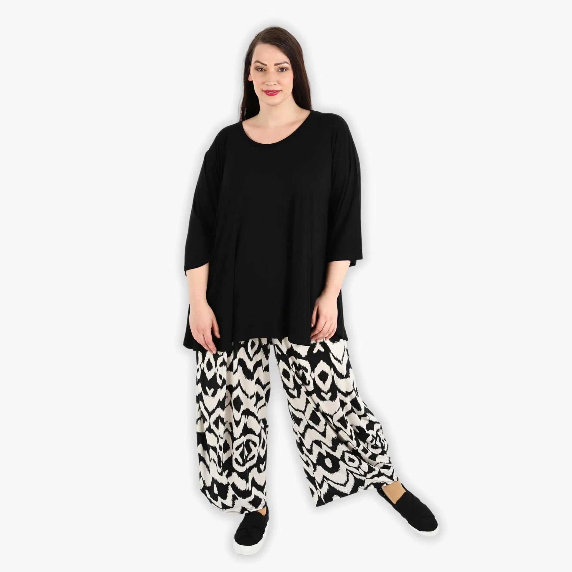  Stylische Ballonhose aus weichem Slinky-Viskose-Material in Ecru-Schwarz für Plus Size Mode