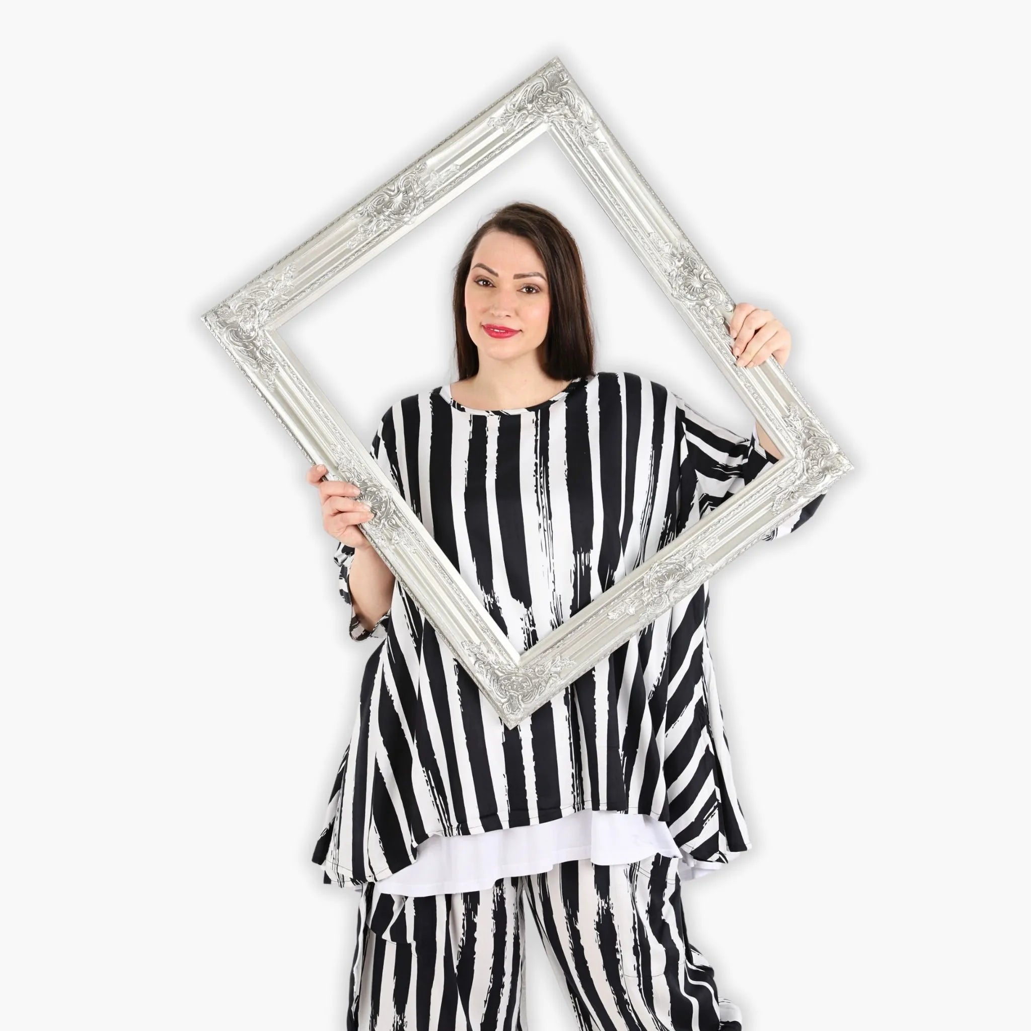  A-Form Bigshirt von AKH Fashion aus Viskose, 1300.00593, Schwarz-Weiß, Schick, Modern, Bequem