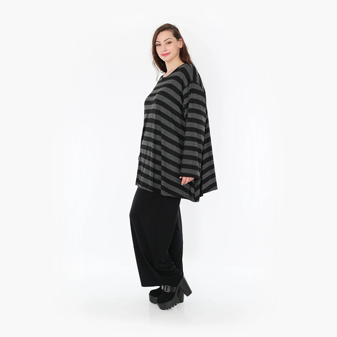  Stylisches Oversize Shirt in Blockstreifen Schwarz-Dunkelgrau für Plus Size und Curvy-Fashion