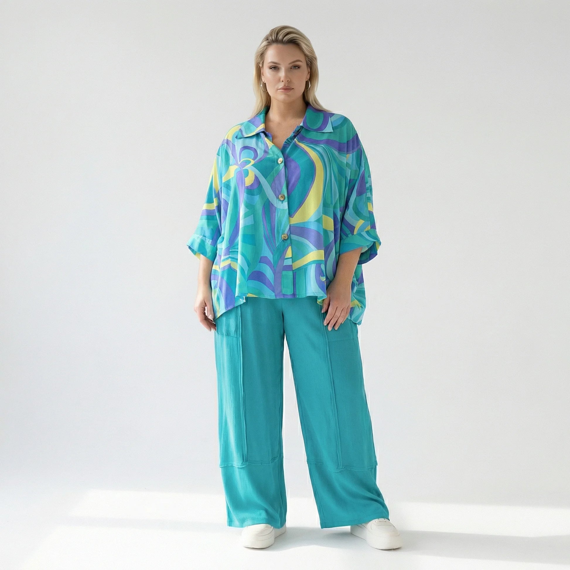  AKH Fashion Bluse in gerundeter Form, aus Baumwolle, 1508.07092, Grün/Multi, Abstrakt