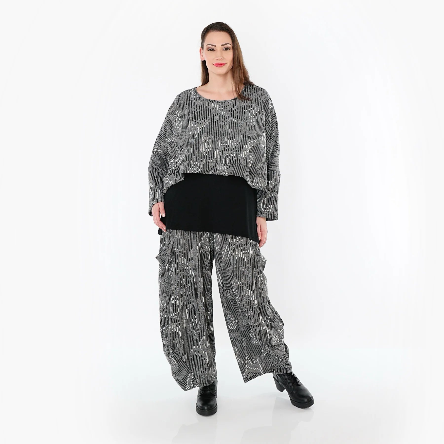  AKH Fashion Überwurf in kastiger Form, aus Materialmix, 1507011, Grau/Schwarz/Weiß, Schick
