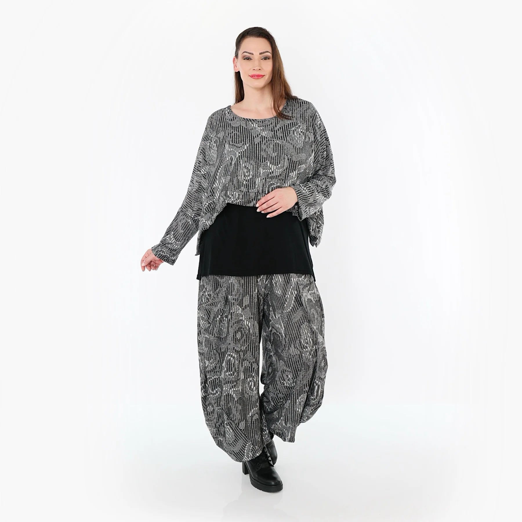  AKH Fashion Überwurf in kastiger Form, aus Materialmix, 1507011, Grau/Schwarz/Weiß, Schick