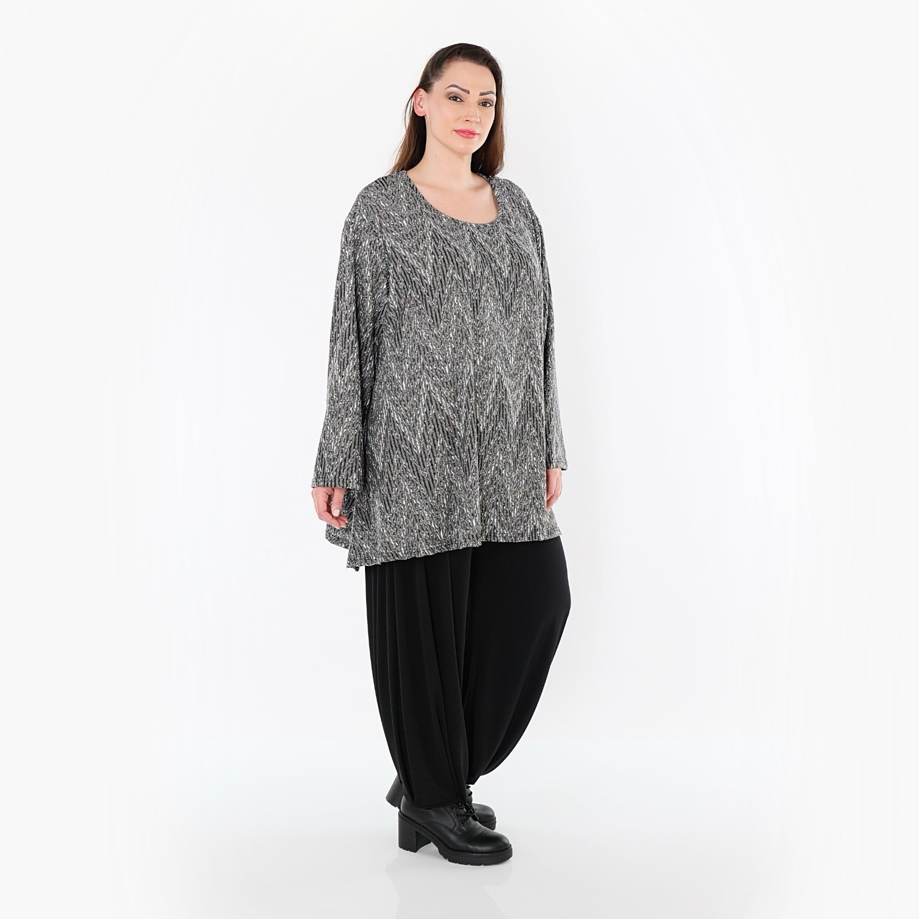  A-Form Bigshirt von AKH Fashion aus Materialmix, 1526.00593, Grau/Schwarz/Weiß, Schick