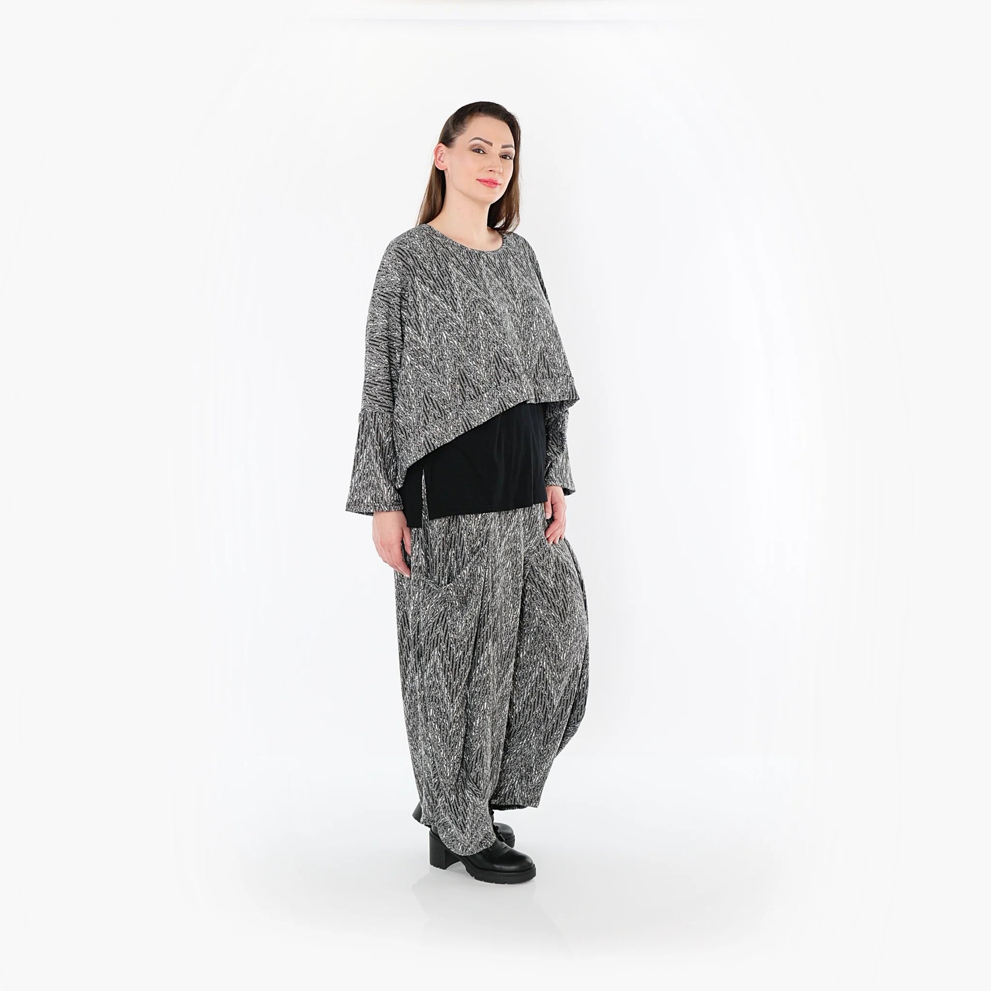  AKH Fashion Überwurf in kastiger Form, aus Materialmix, 1526.07011, Grau/Schwarz/Weiß