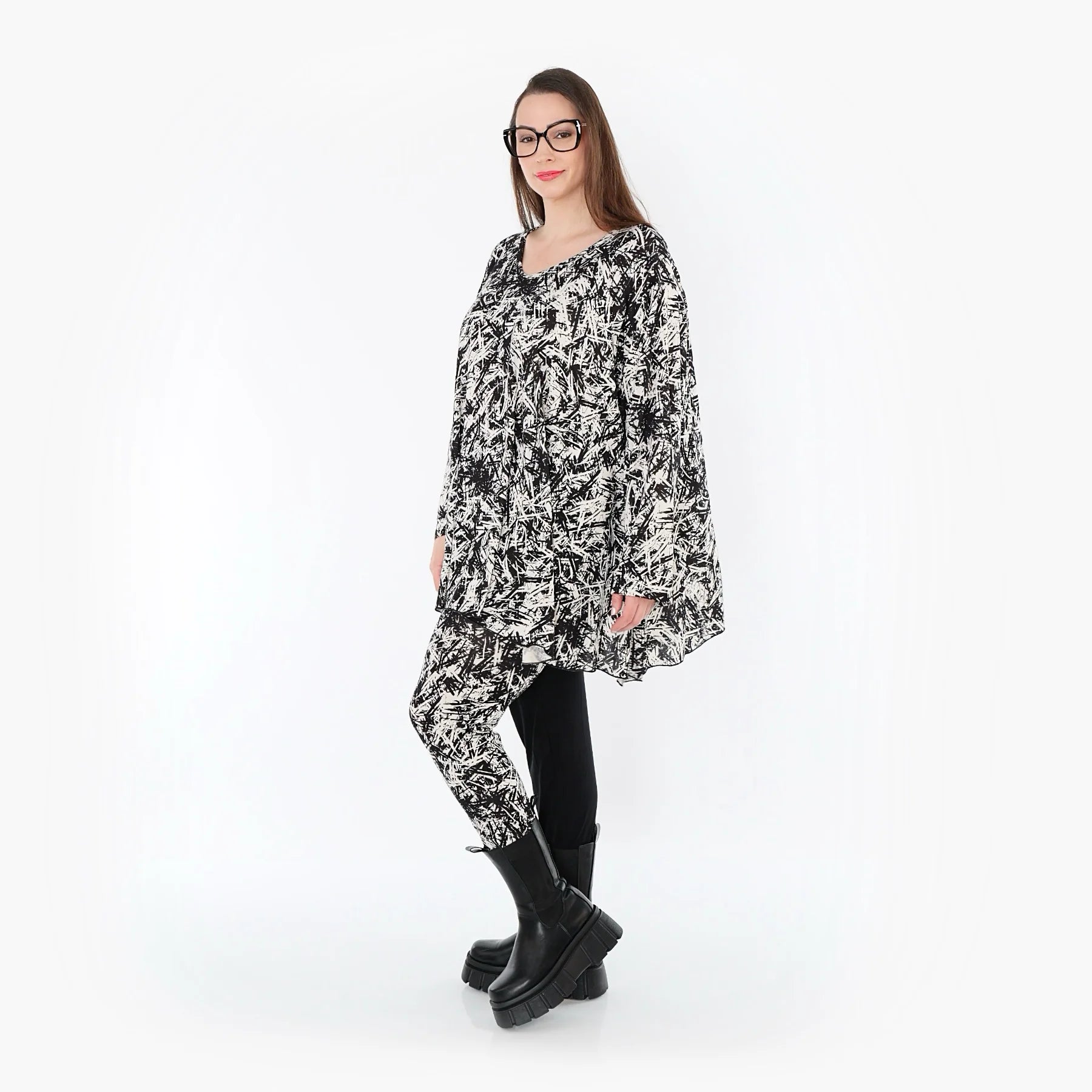  A-Form Bigshirt von AKH Fashion aus Viskose, 1559.00593, Schwarz/Weiß, Abstrakt, Ausgefallen