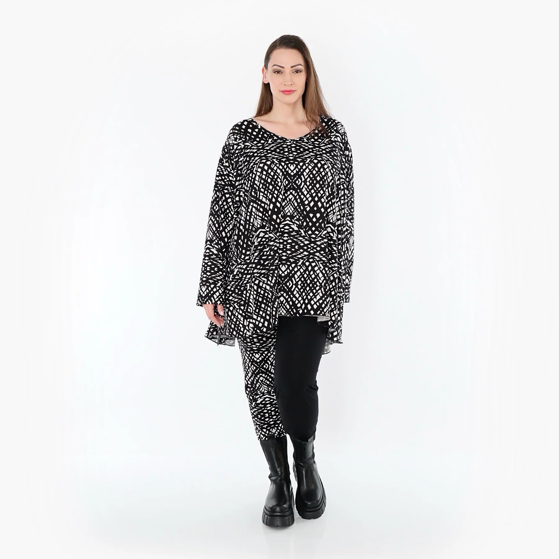  A-Form Bigshirt von AKH Fashion aus Viskose, 1560.00593, Schwarz/Weiß, Abstrakt, Ausgefallen