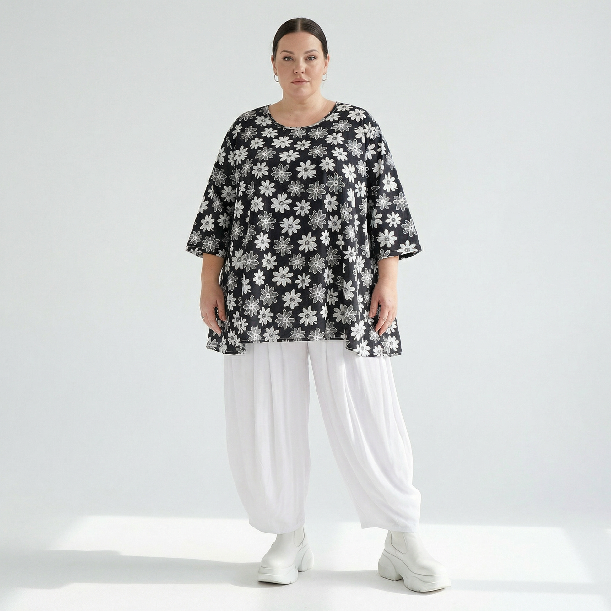 A-Form Bigshirt von AKH Fashion aus Viskose, 1575.00593, Schwarz/Weiß, Blumen, Ausgefallen