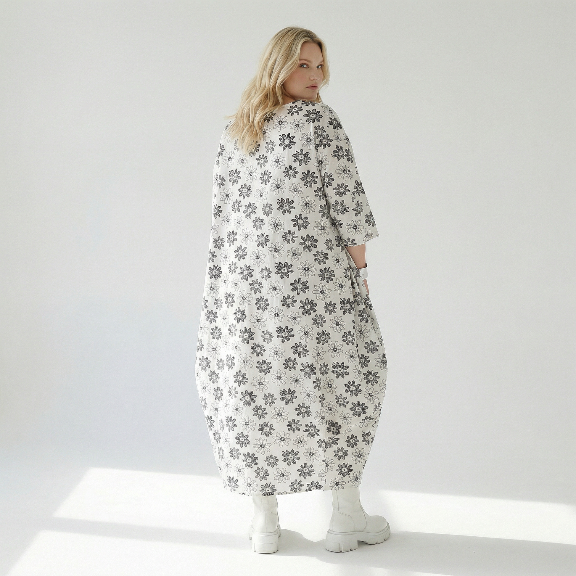 Ballonkleid von AKH Fashion aus Viskose, 1575.01926, Weiß/Schwarz, Blumen, Ausgefallen