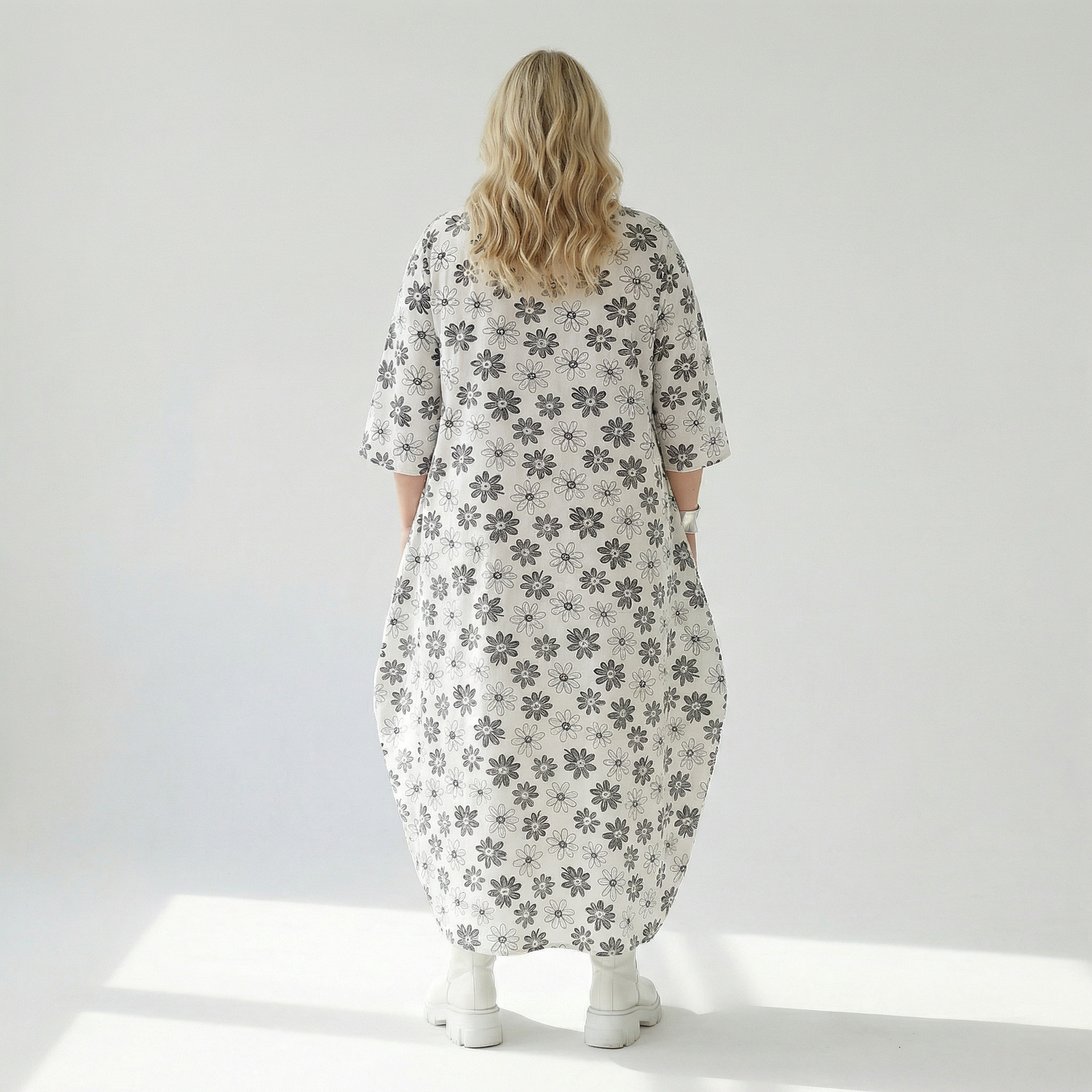 Ballonkleid von AKH Fashion aus Viskose, 1575.01926, Weiß/Schwarz, Blumen, Ausgefallen