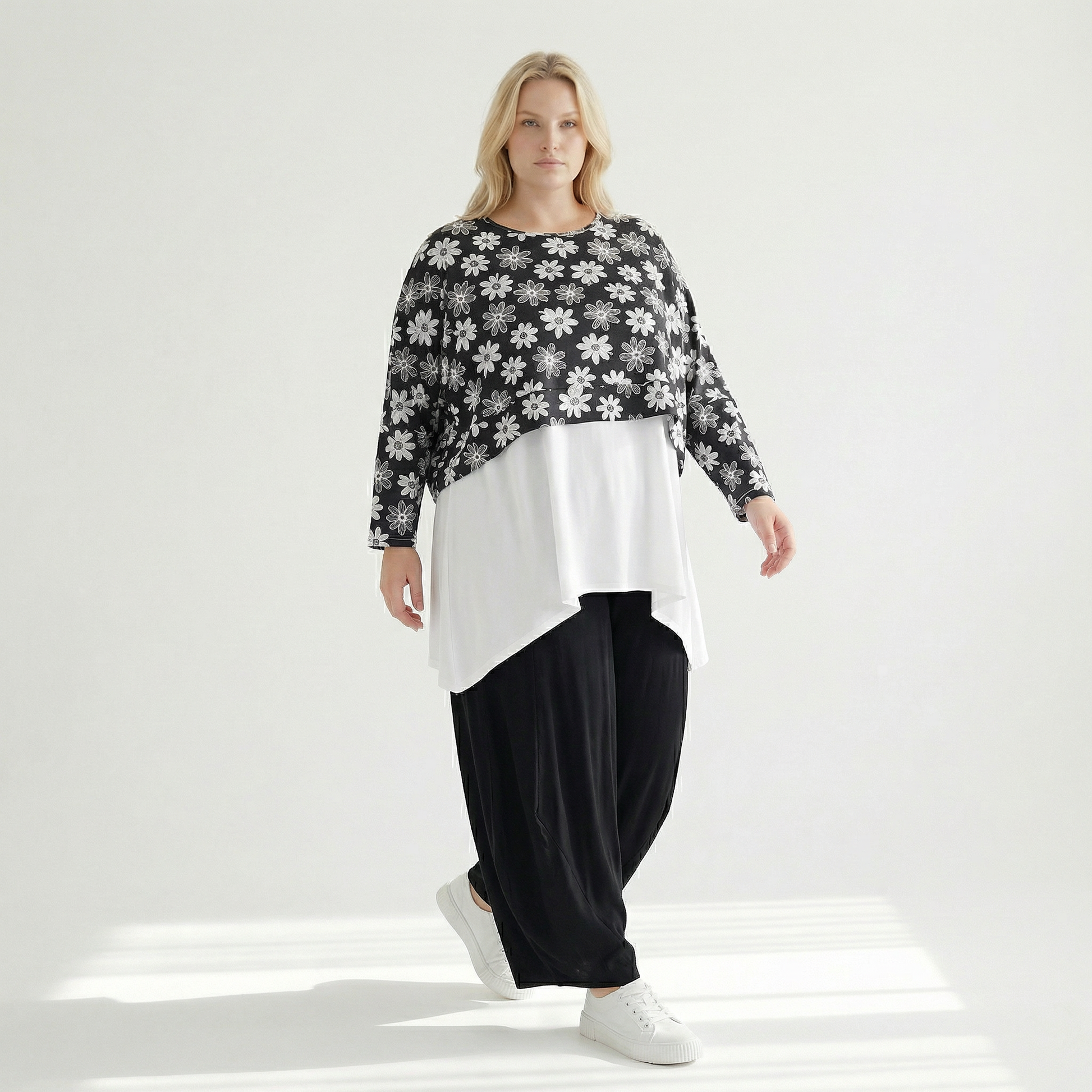 AKH Fashion Überwurf in kastiger Form, aus Viskose, 1575.07011, Schwarz/Weiß, Blumen