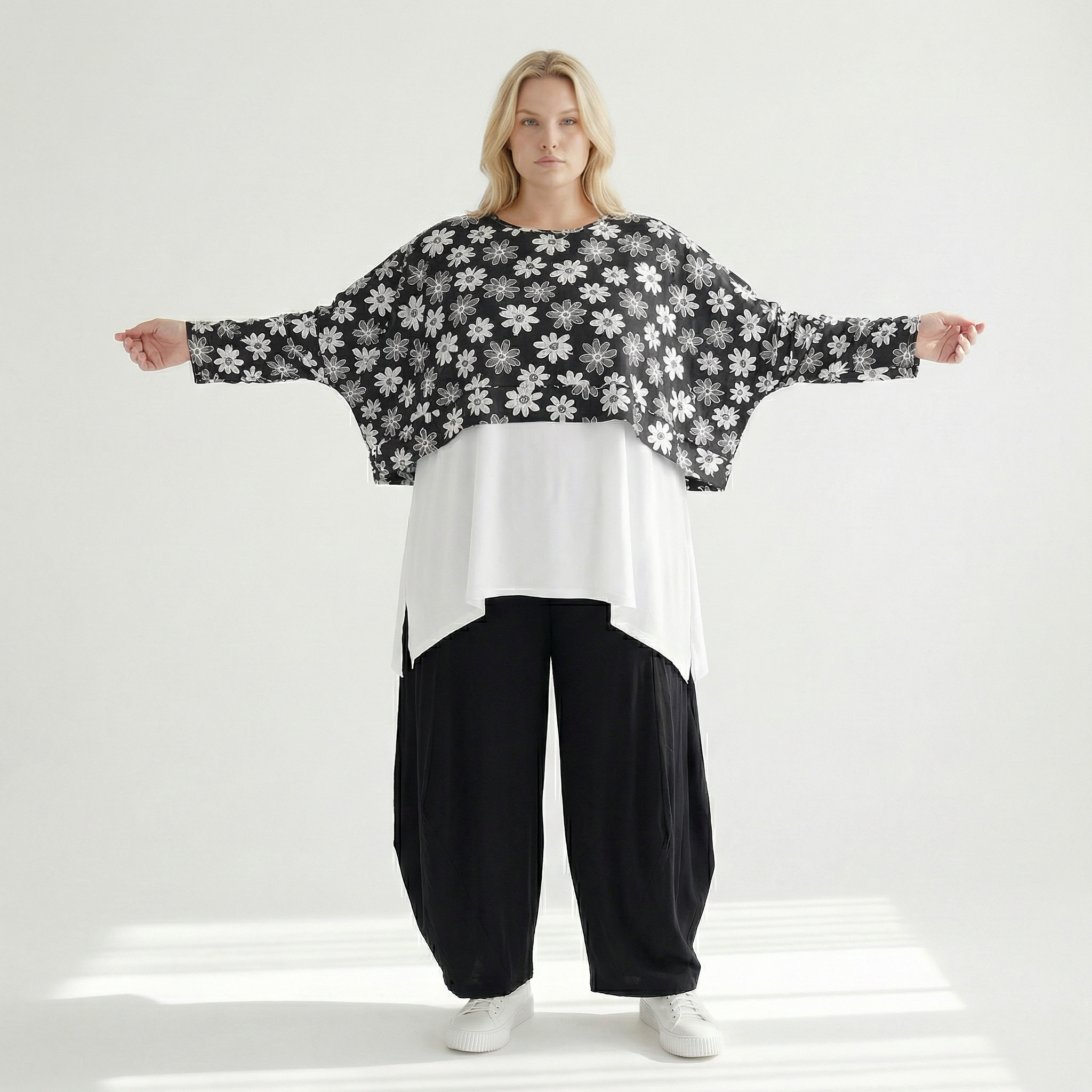 AKH Fashion Überwurf in kastiger Form, aus Viskose, 1575.07011, Schwarz/Weiß, Blumen