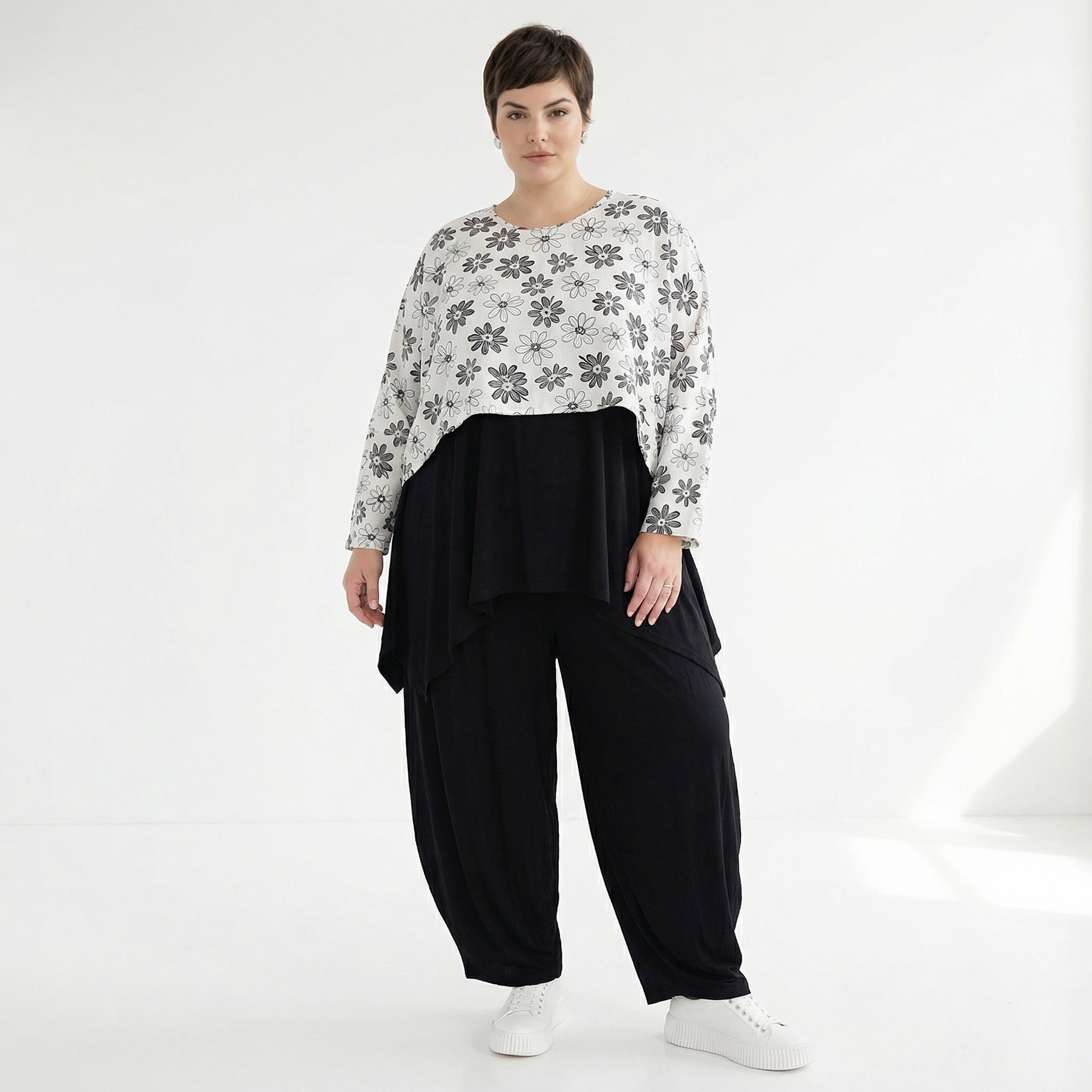 AKH Fashion Überwurf in kastiger Form, aus Viskose, 1575.07011, Weiß/Schwarz, Blumen