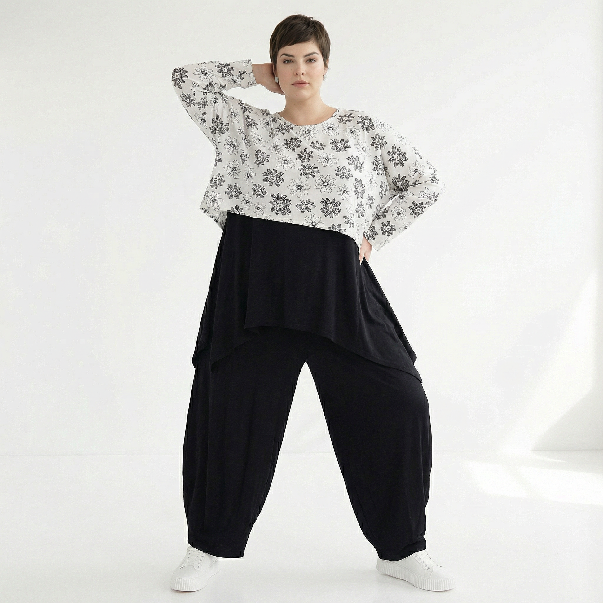 AKH Fashion Überwurf in kastiger Form, aus Viskose, 1575.07011, Weiß/Schwarz, Blumen