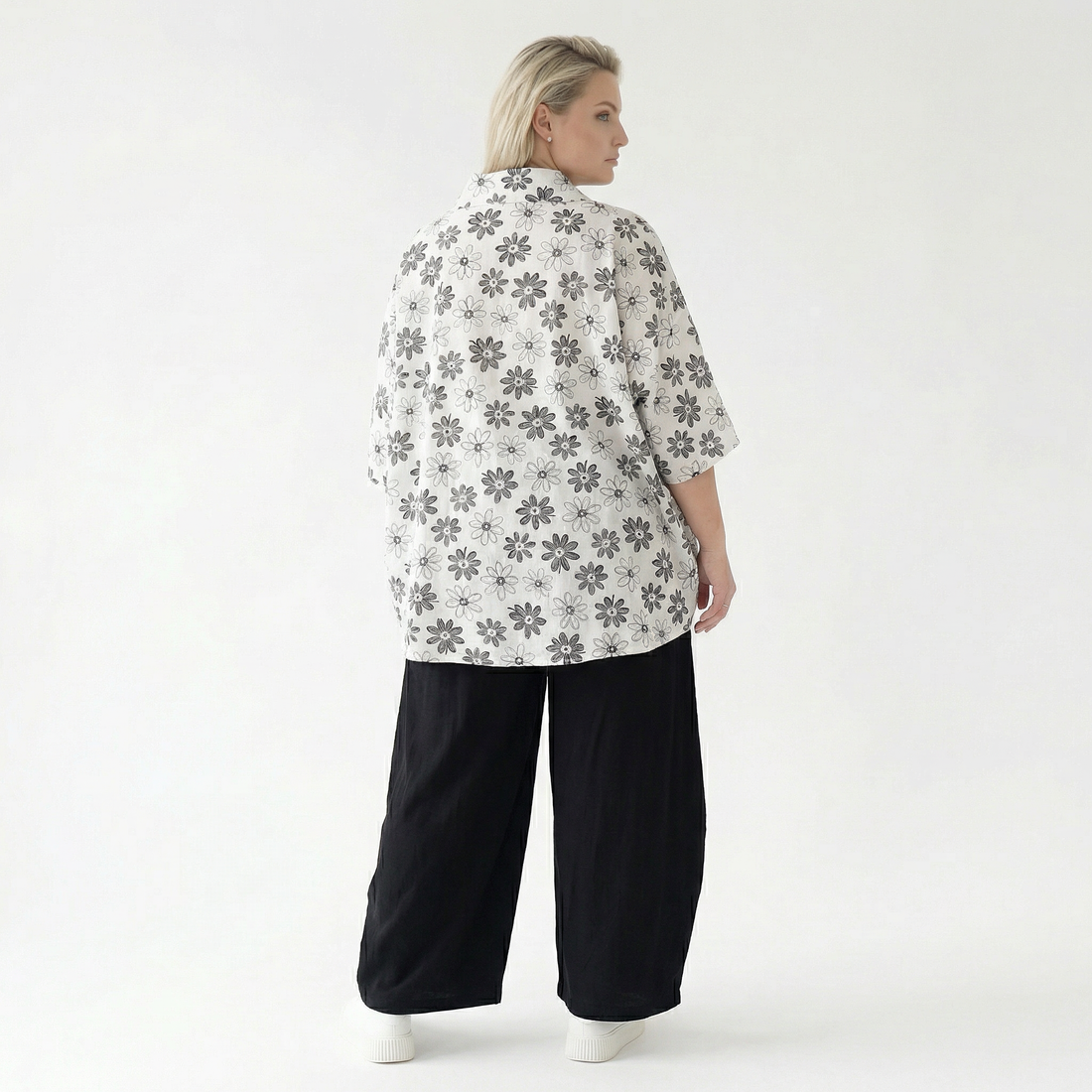 AKH Fashion Jacke in gerundeter Form, aus Viskose, 1575.07092, Weiß/Schwarz, Blumen