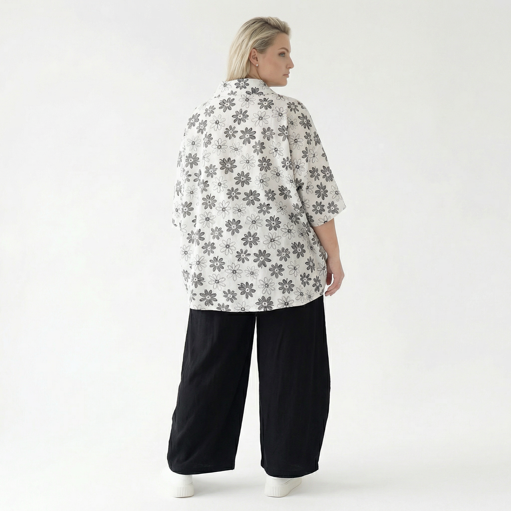  AKH Fashion Jacke in gerundeter Form, aus Viskose, 1575.07092, Weiß/Schwarz, Blumen
