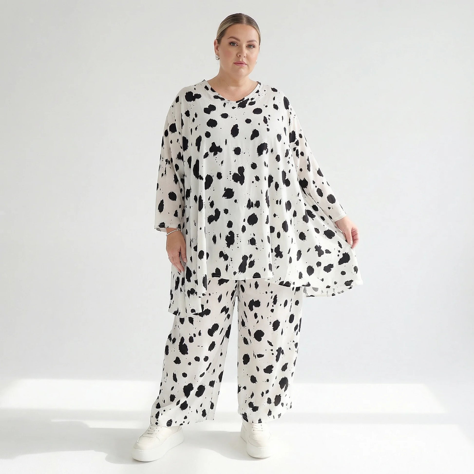 A-Form Bigshirt von AKH Fashion aus Viskose, 1579.00593, Weiß/Schwarz, Kleckse, Ausgefallen