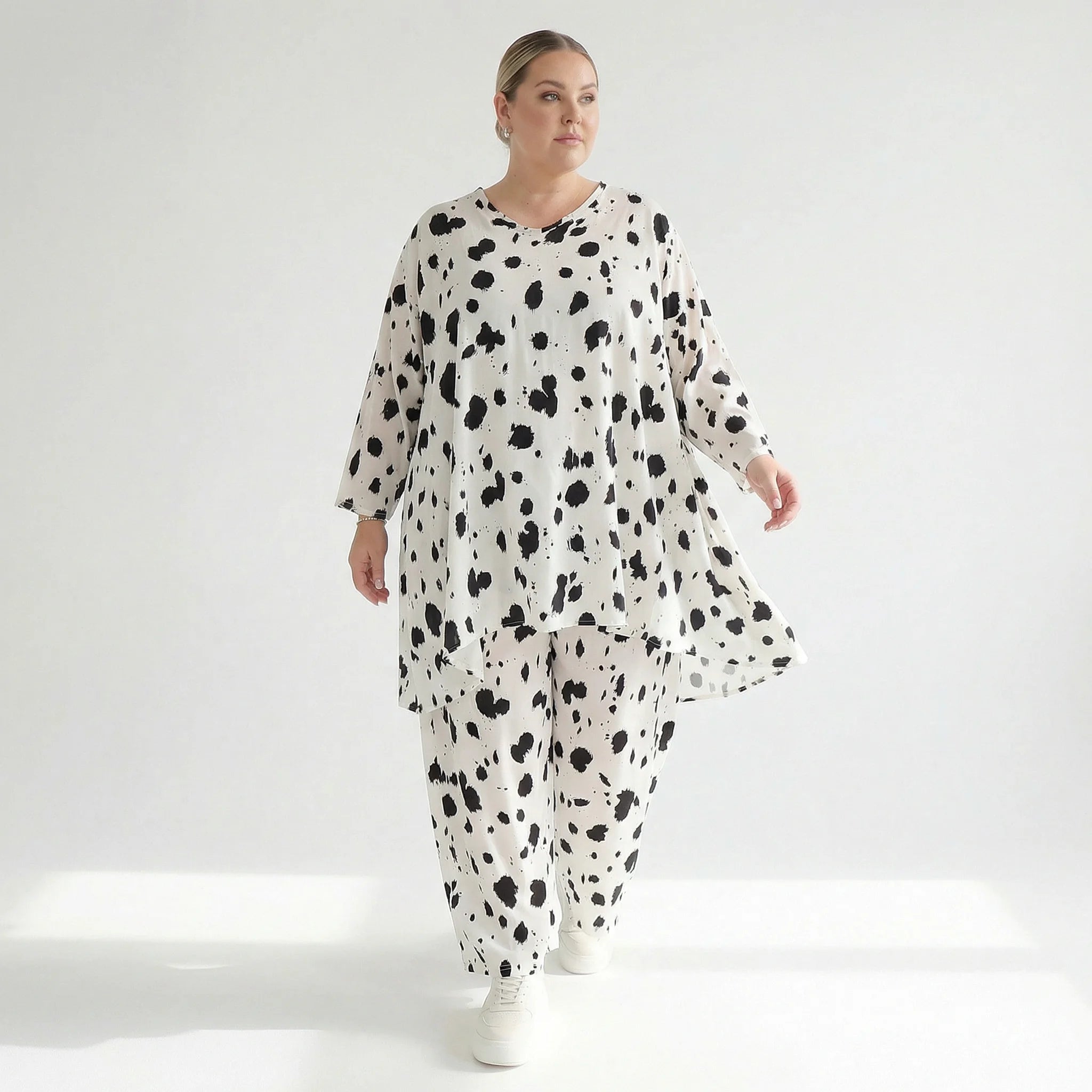 A-Form Bigshirt von AKH Fashion aus Viskose, 1579.00593, Weiß/Schwarz, Kleckse, Ausgefallen