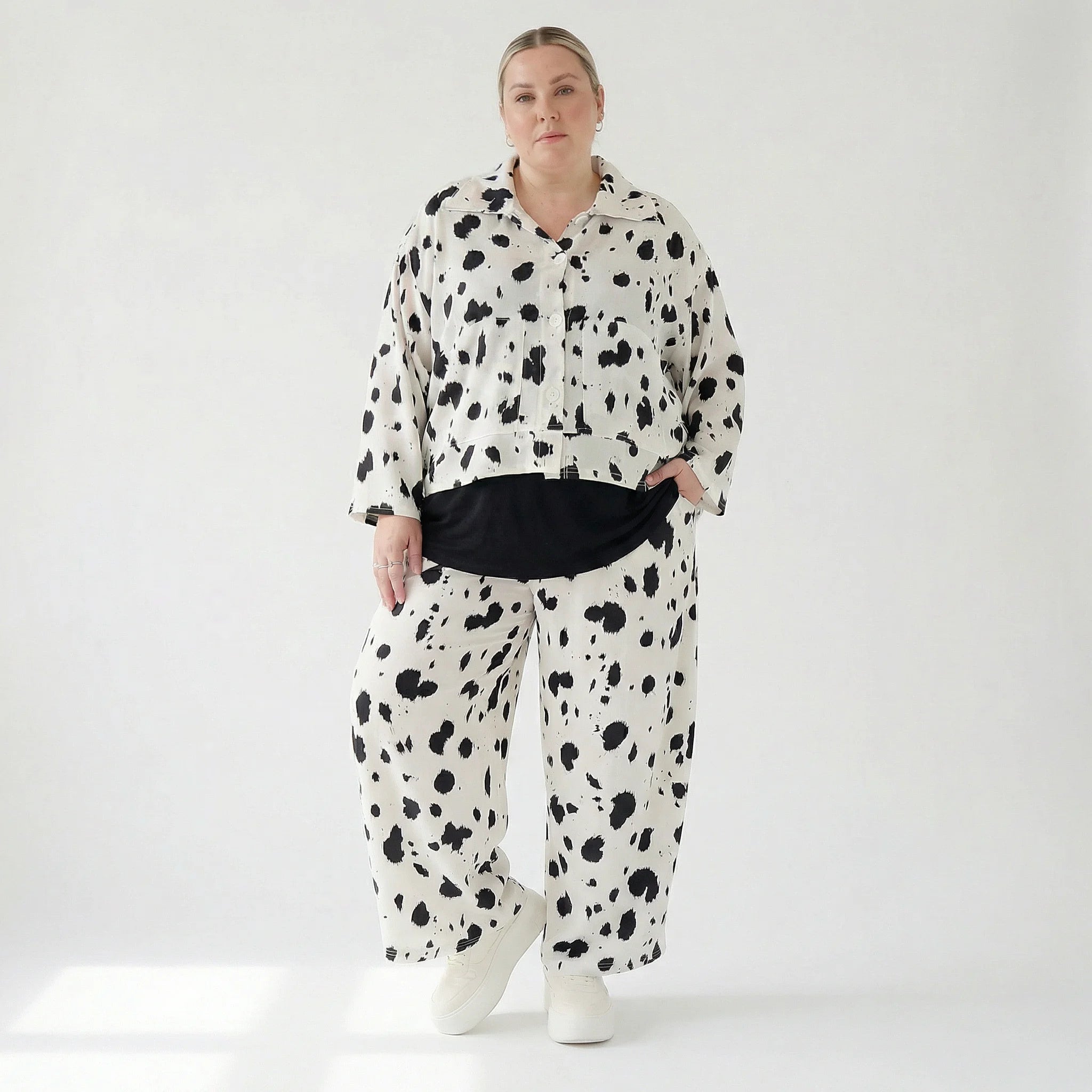 AKH Fashion Jacke in gerundeter Form, aus Viskose, 1579.06910, Weiß/Schwarz, Kleckse