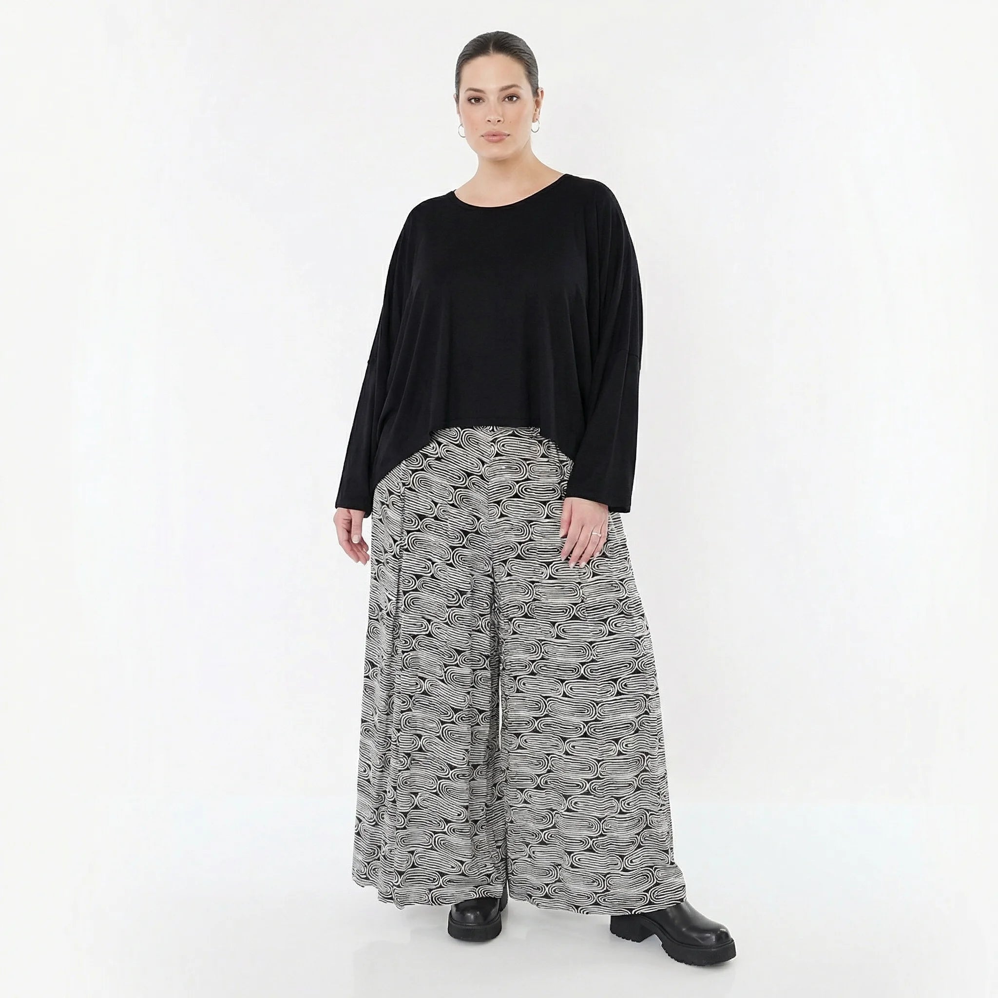 Luftige Palazzo Hose im Lagenlook aus leichter Krepp Viskose mit Plissee Struktur, Schwarz/Weiß