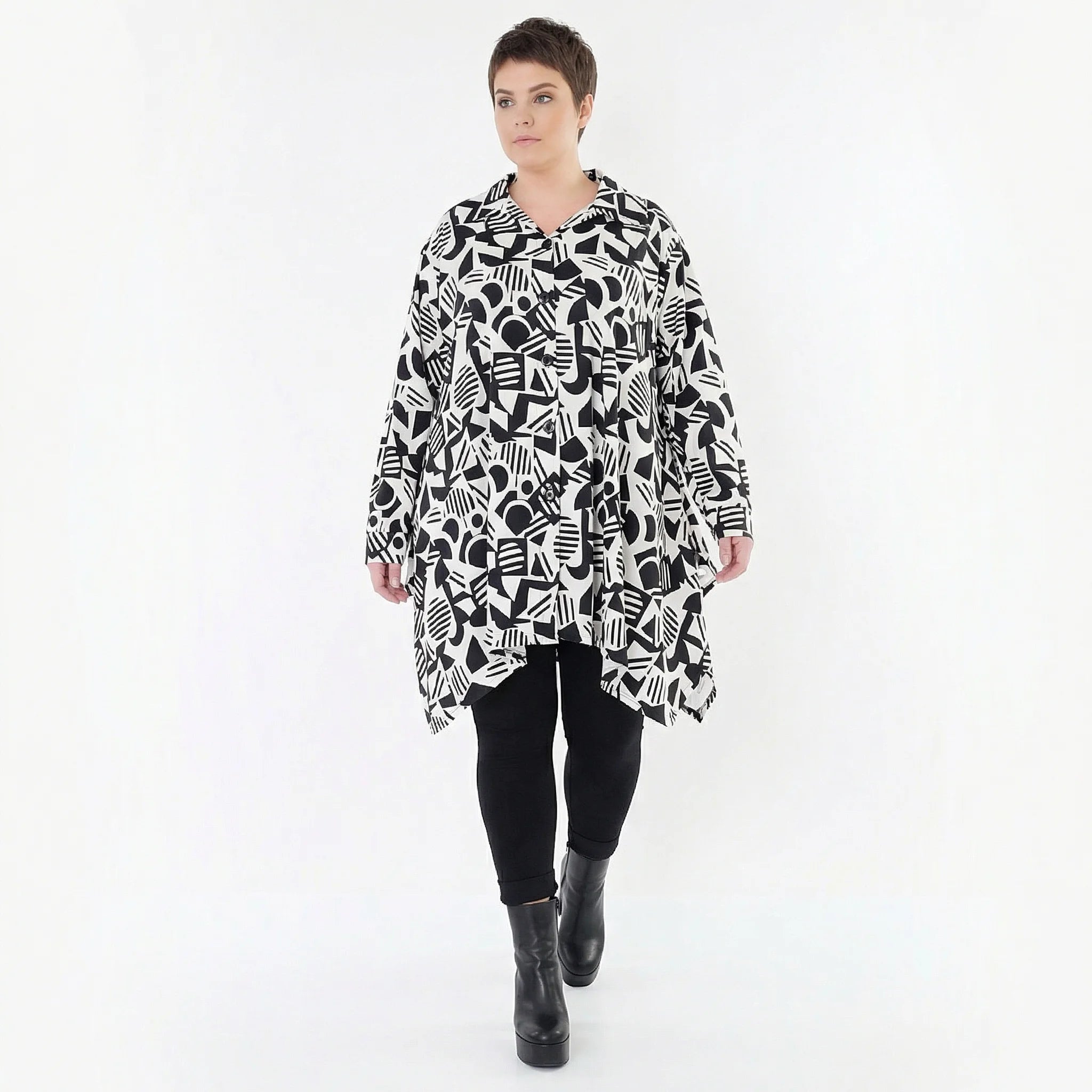 Ausgefallene Oversize Jacke im modernen Lagenlook mit stretchigem Traveller Material, Weiß/Schwarz