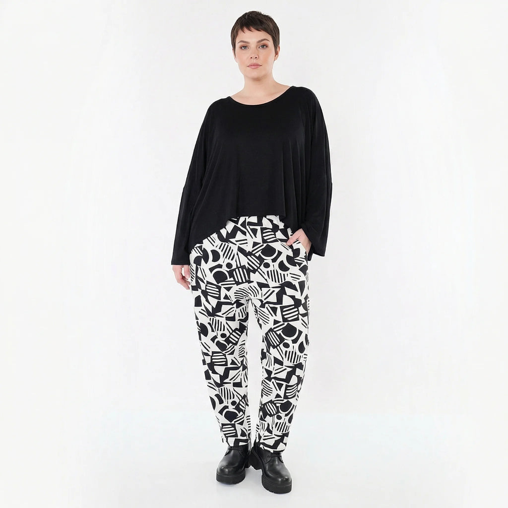 Ausgefallene Karottenhose aus stretchigem Bengaline Traveller Material im legeren Lagenlook, Weiß/Schwarz