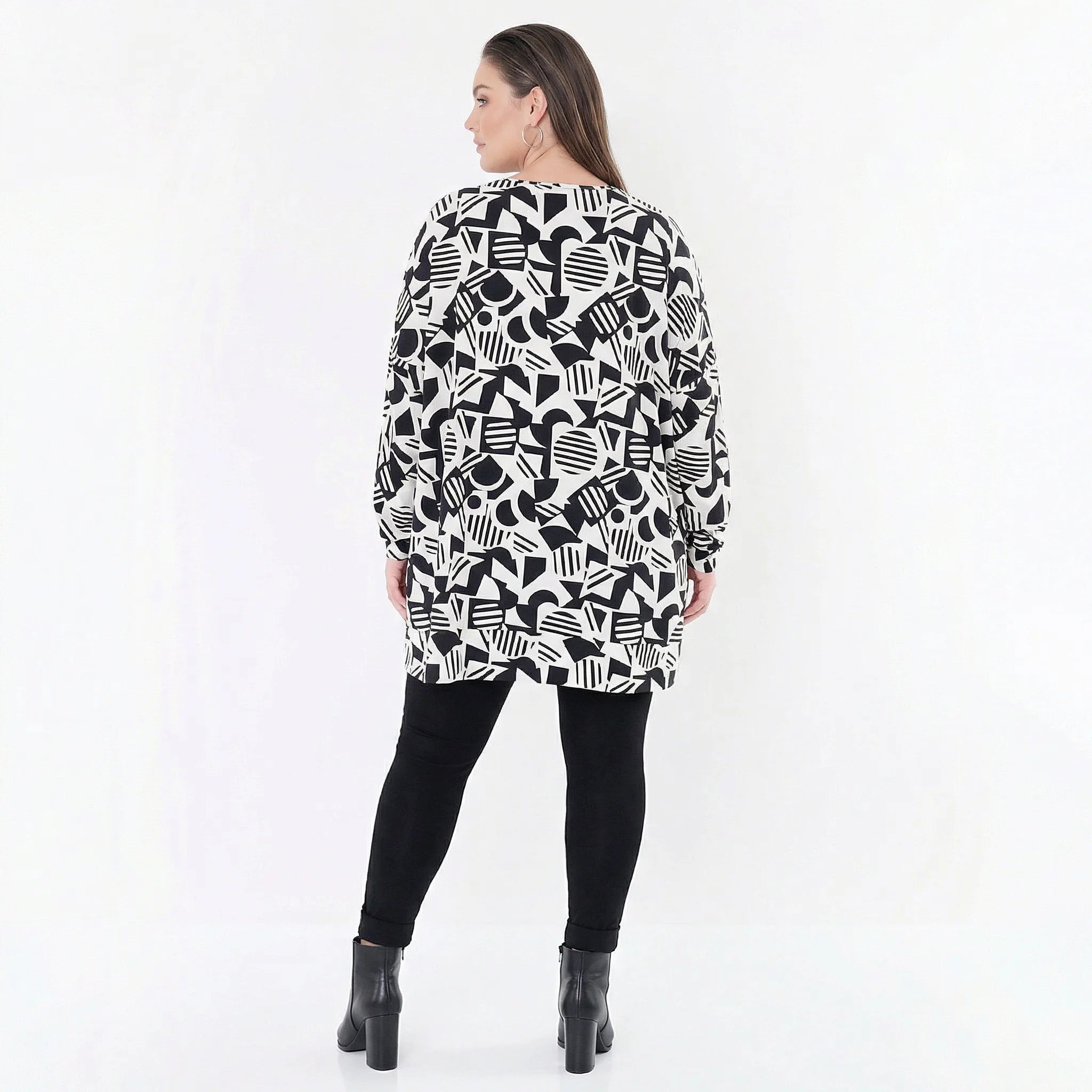 Ausgefallenes Oversize Shirt im legeren Lagenlook mit glatter Stretchqualität und Faltennaht, Weiß/Schwarz