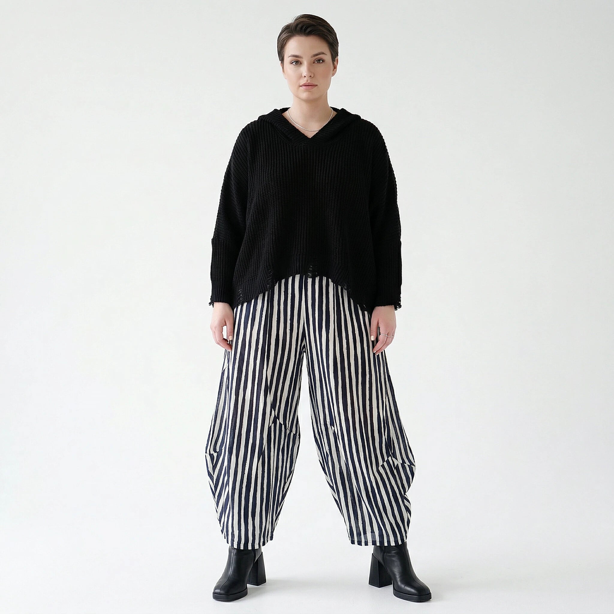 Luftige Ballon Hose in lässigem Lagenlook mit weiter Passform und Blockstreifen Design, Marine/Weiß