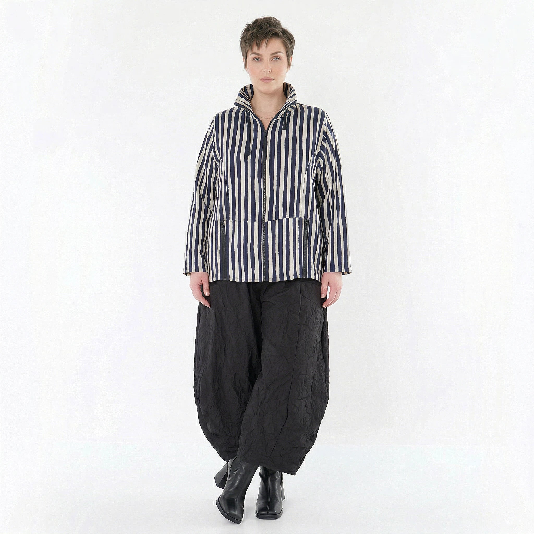 Kastige Jacke im ausgefallenen Lagenlook aus leichter Baumwollmischung mit Blockstreifen, Marine/Weiß