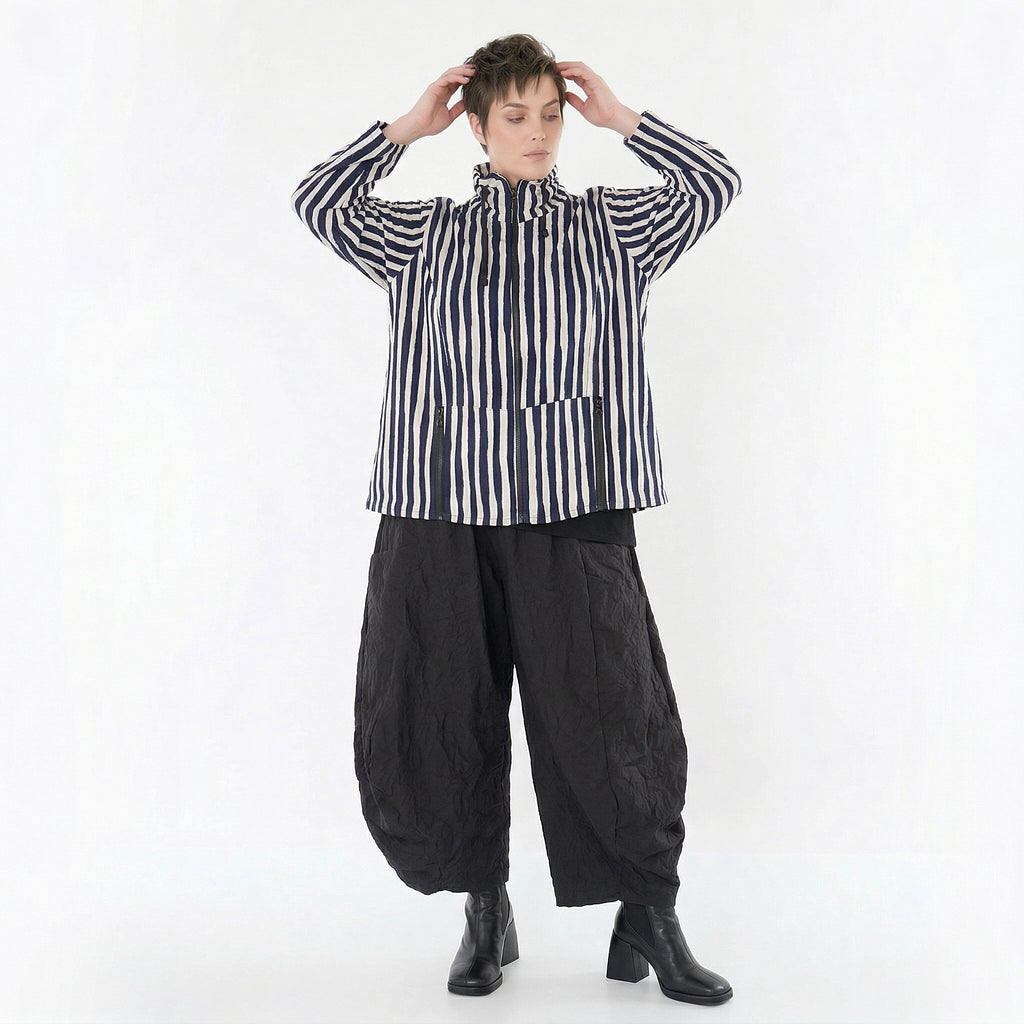 Kastige Jacke im ausgefallenen Lagenlook aus leichter Baumwollmischung mit Blockstreifen, Marine/Weiß