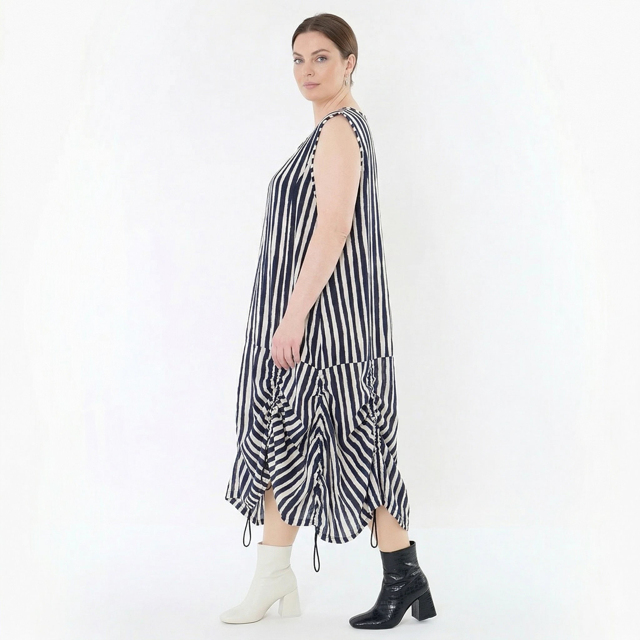 Luftiges Ballon Kleid mit ausgefallenem Lagenlook, raffiniert gerafft, angenehm leicht, Marine/Weiß