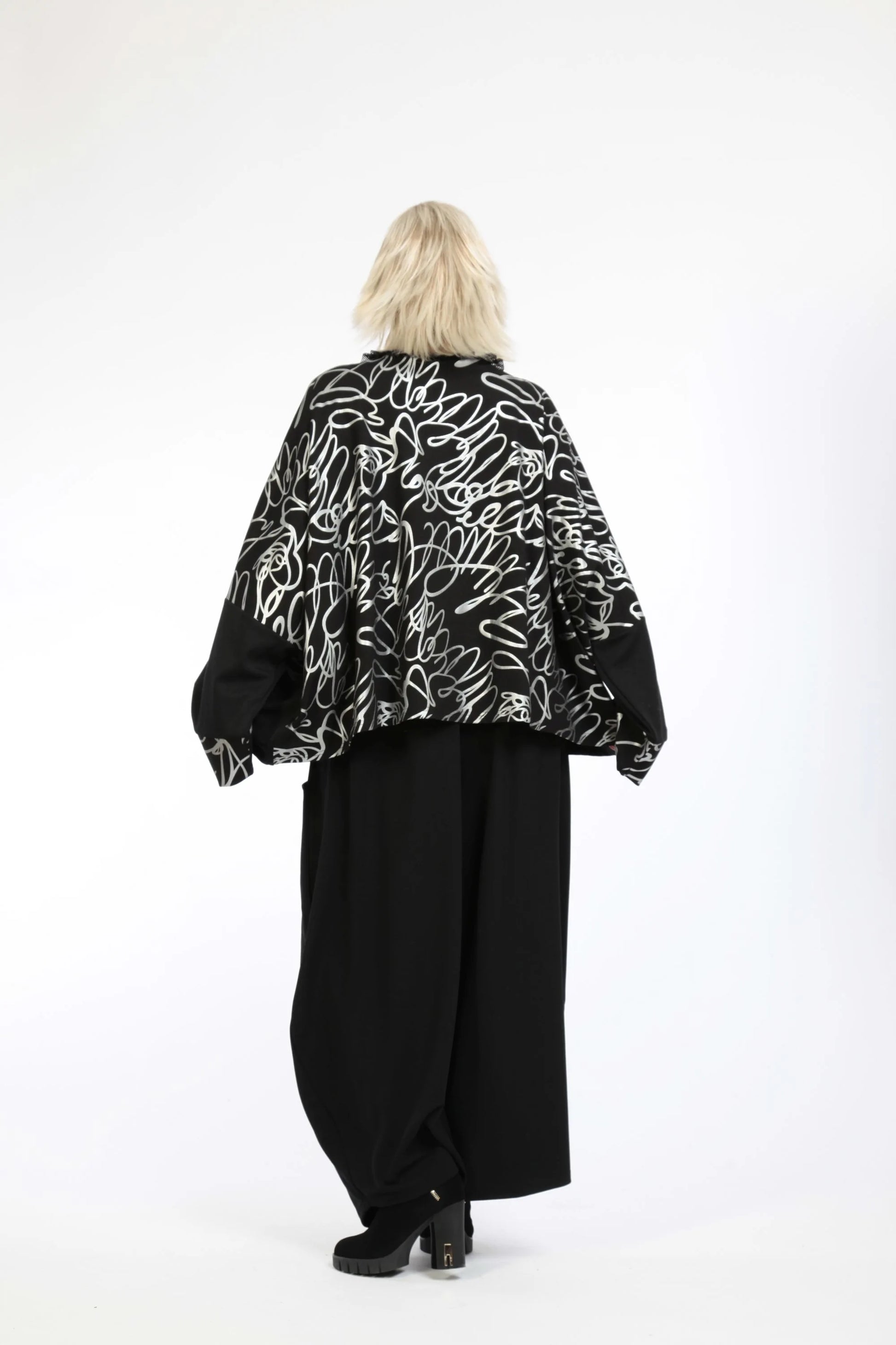  Jacke von AKH Fashion aus Viskose in kastiger Form, 1212.06558, Schwarz-Silber, Schick