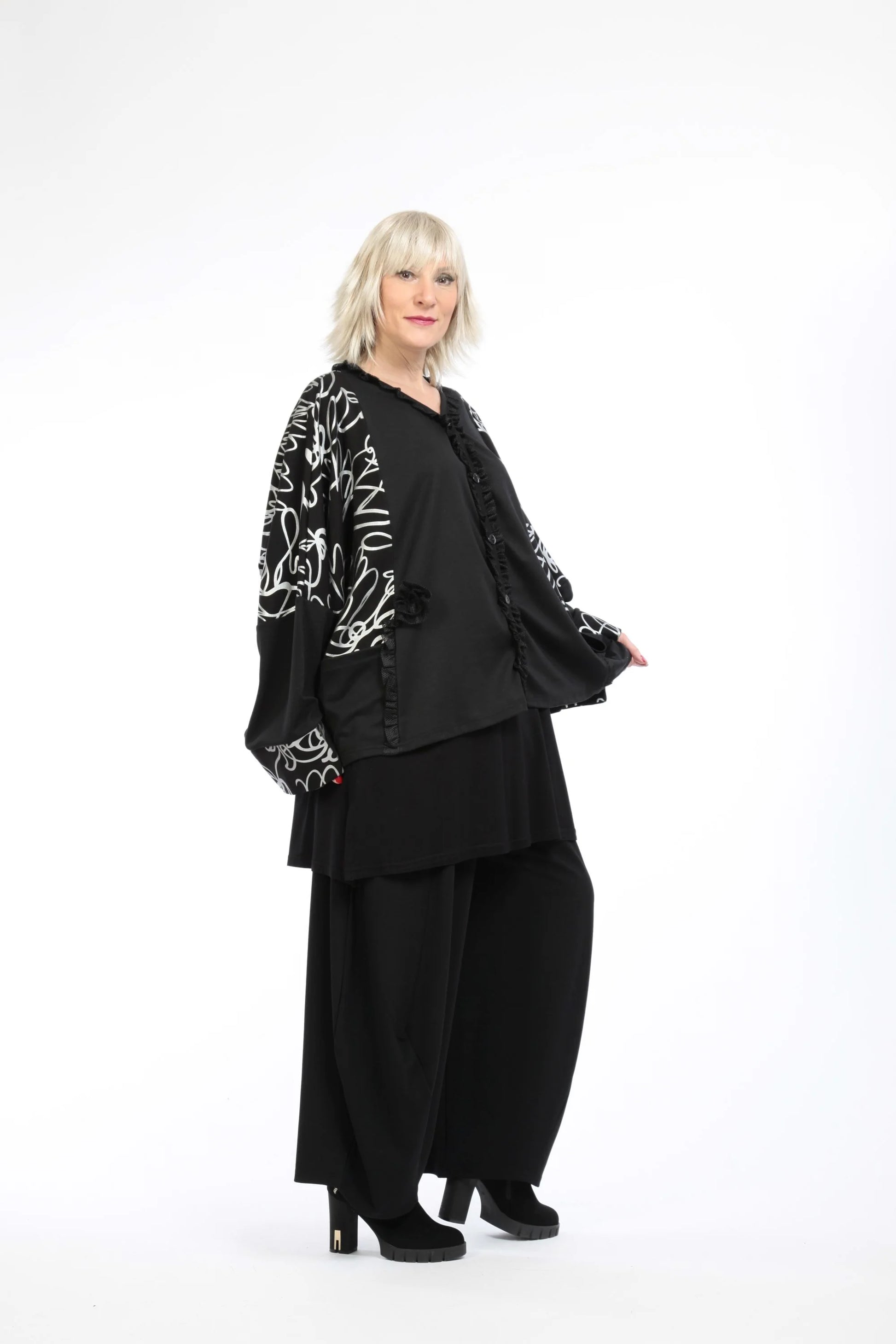  Jacke von AKH Fashion aus Viskose in kastiger Form, 1212.06558, Schwarz-Silber, Schick