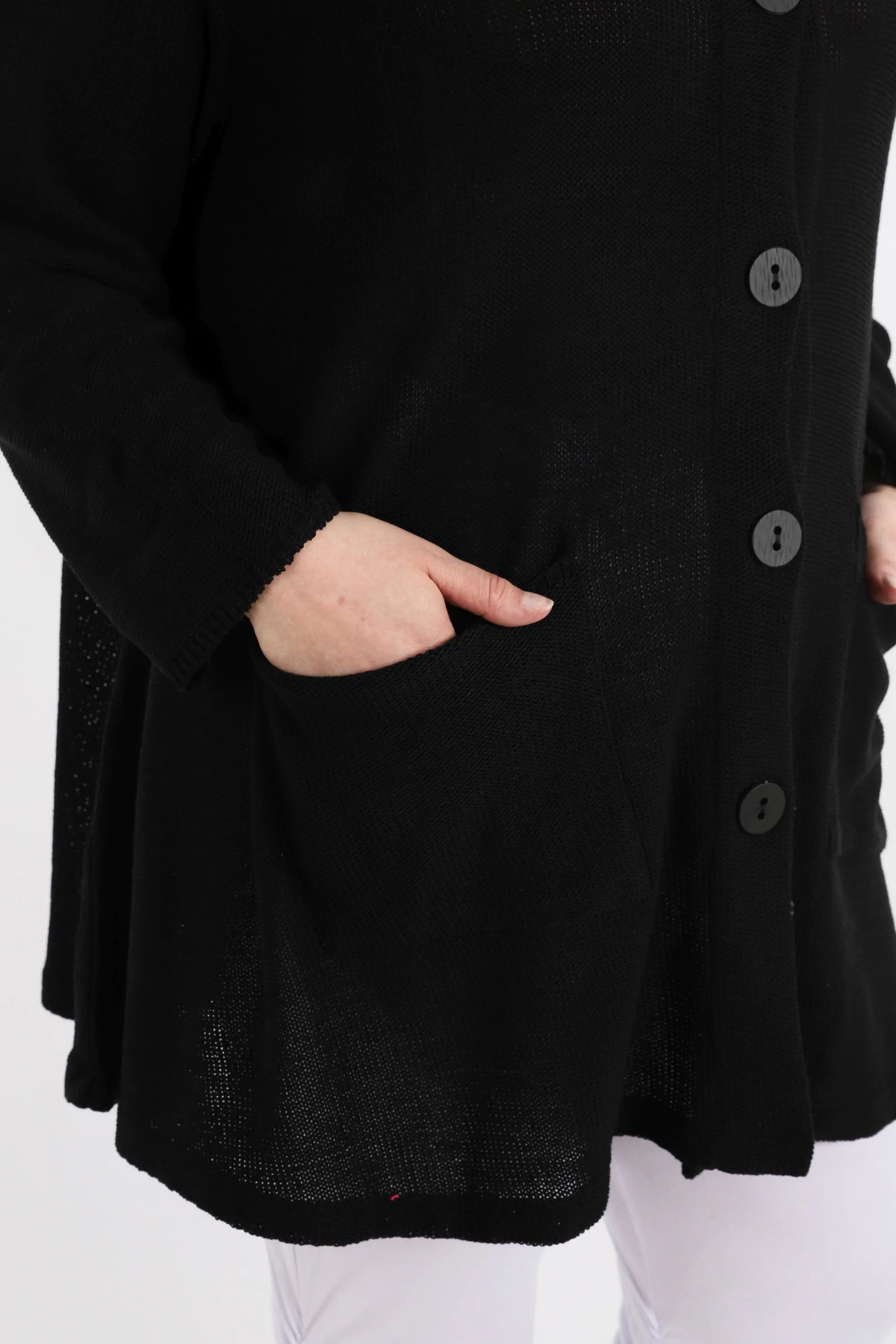  Luftige A-Form Jacke in Schwarz aus leichter Baumwolle für deinen perfekten Lagenlook